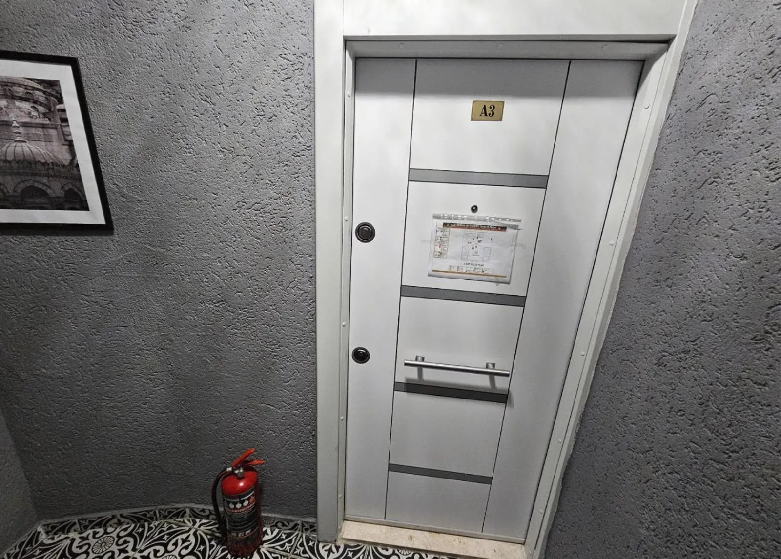 wardrobe in Grey House Apartments & Suites Istanbul