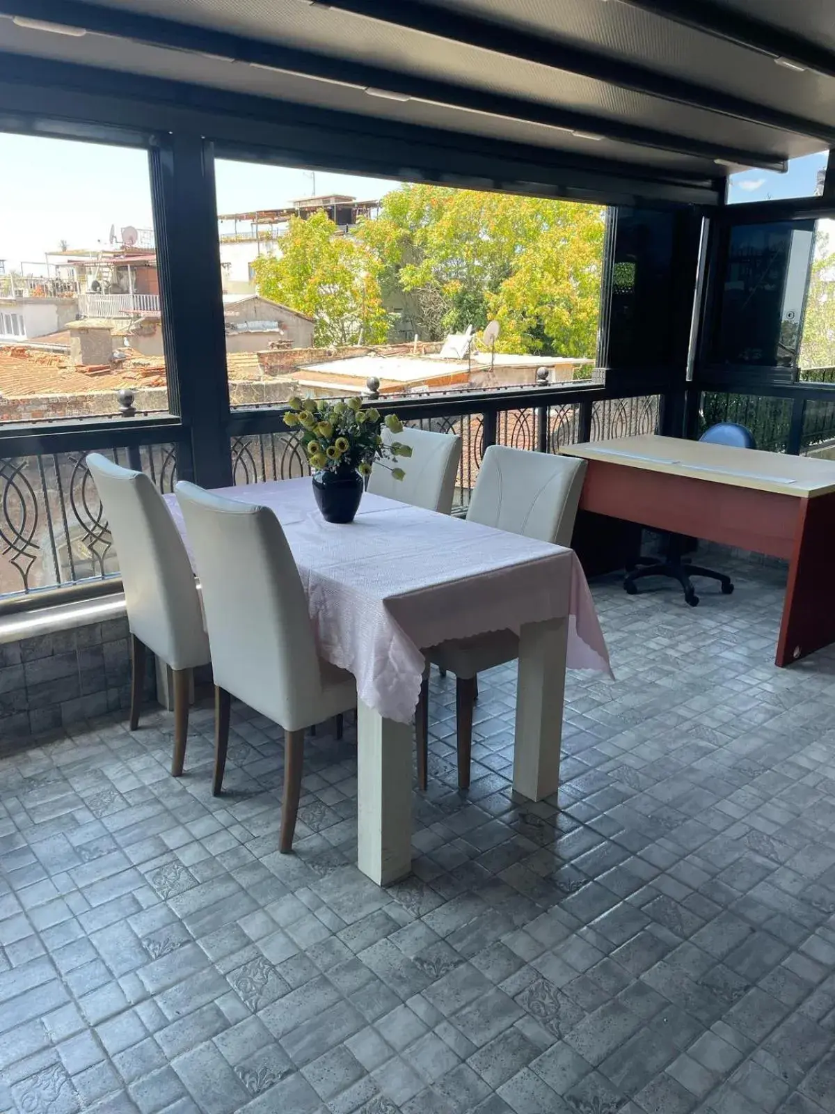 Restaurant/places to eat in Grey House Apartments & Suites Istanbul Restaurant/places to eat in Grey House Apartments & Suites Istanbul