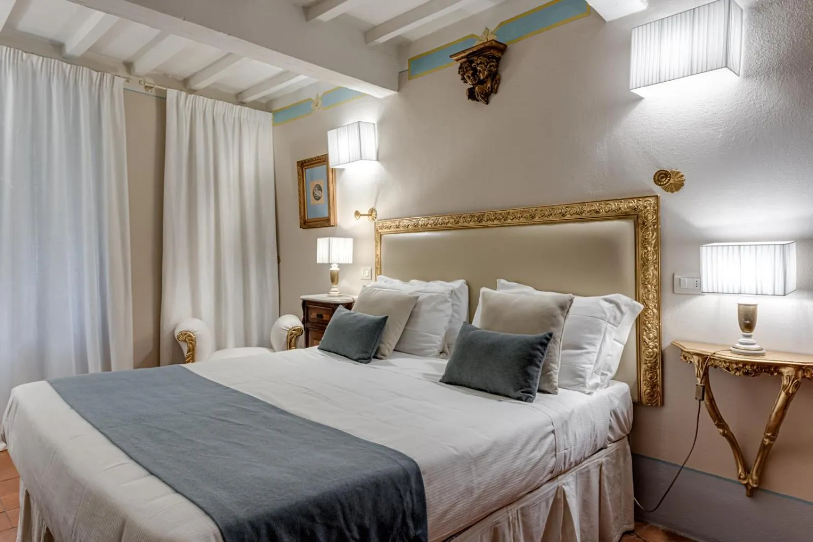 Bed in b&b BORGO CAPITANO COLLECTION Albergo diffuso - Centro Storico