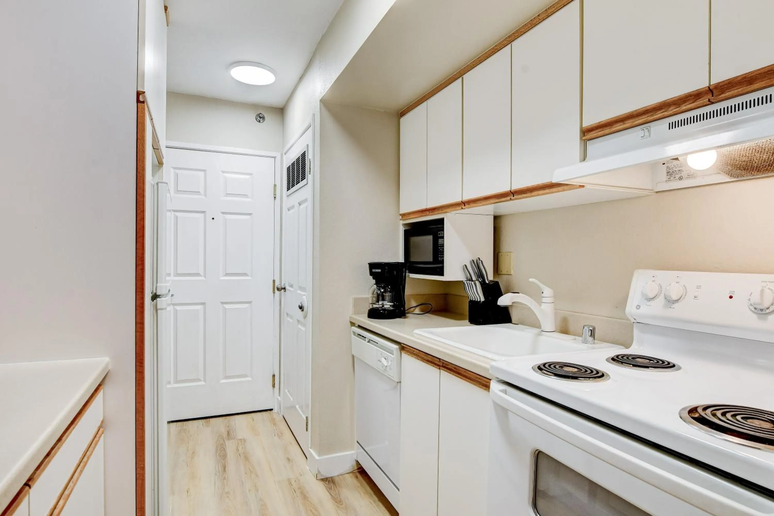 Penthouse on the strip - 6 Comfy beds!!!