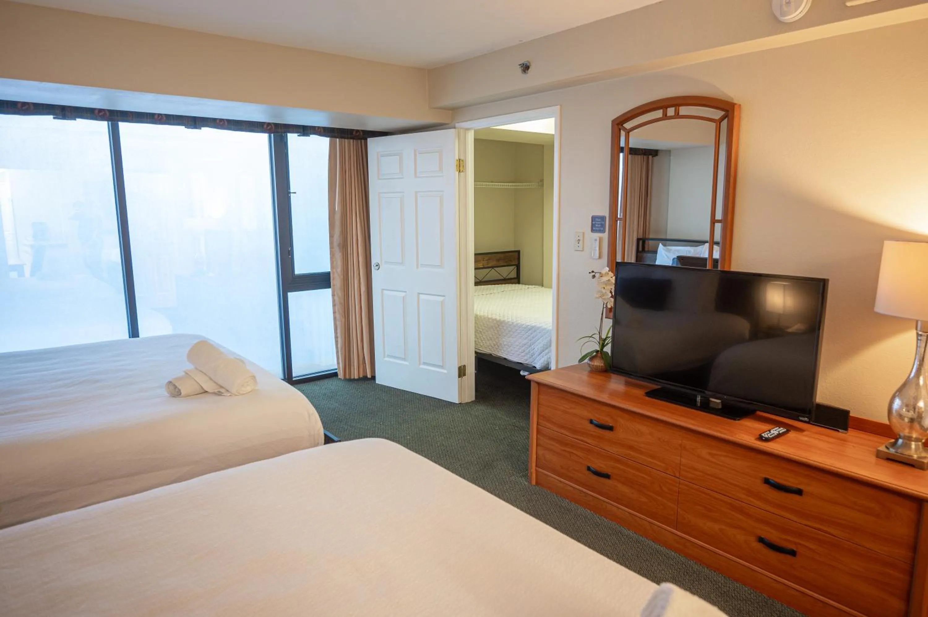 Bed in Penthouse on the strip - 6 Comfy beds!!!