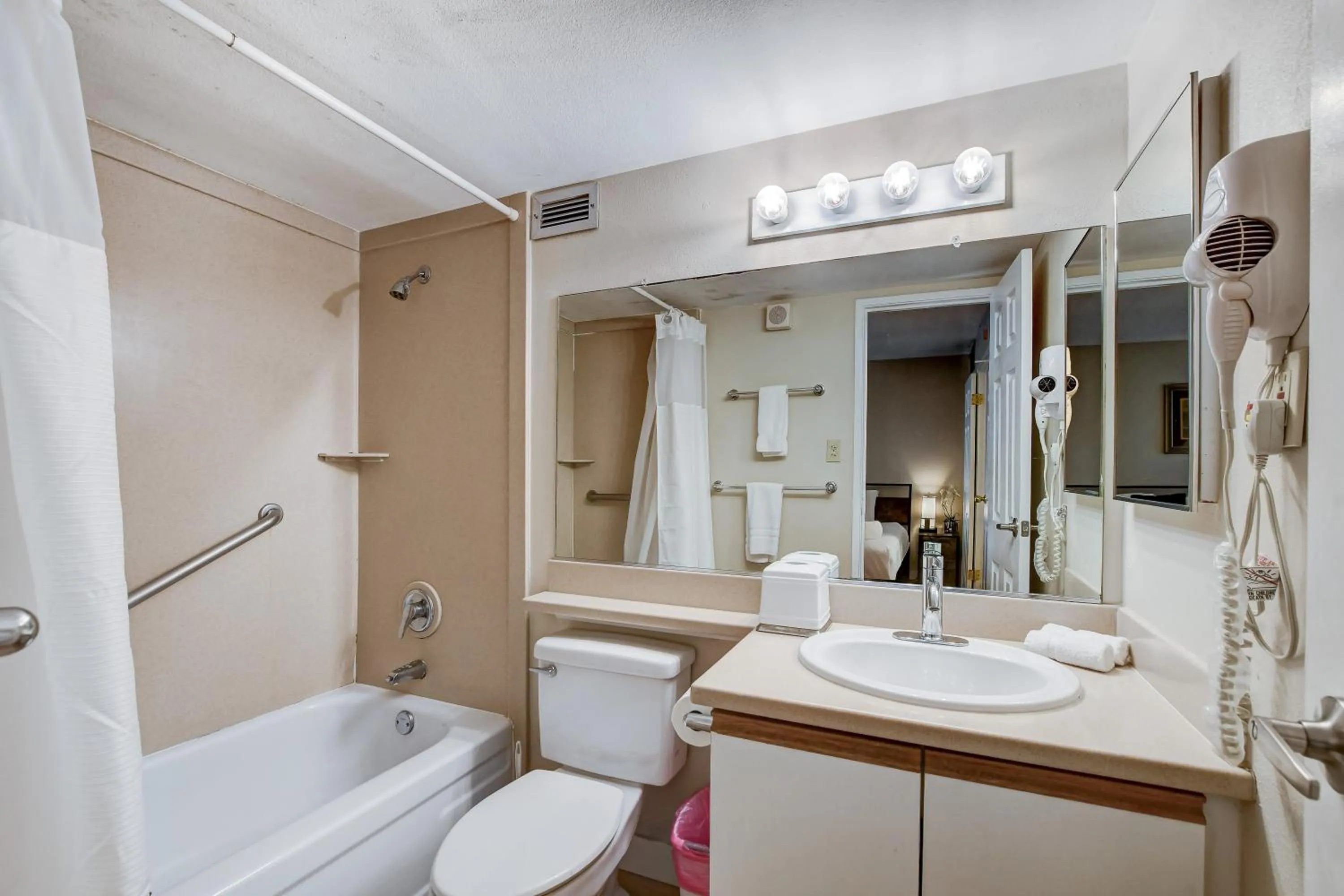 Penthouse on the strip - 6 Comfy beds!!!