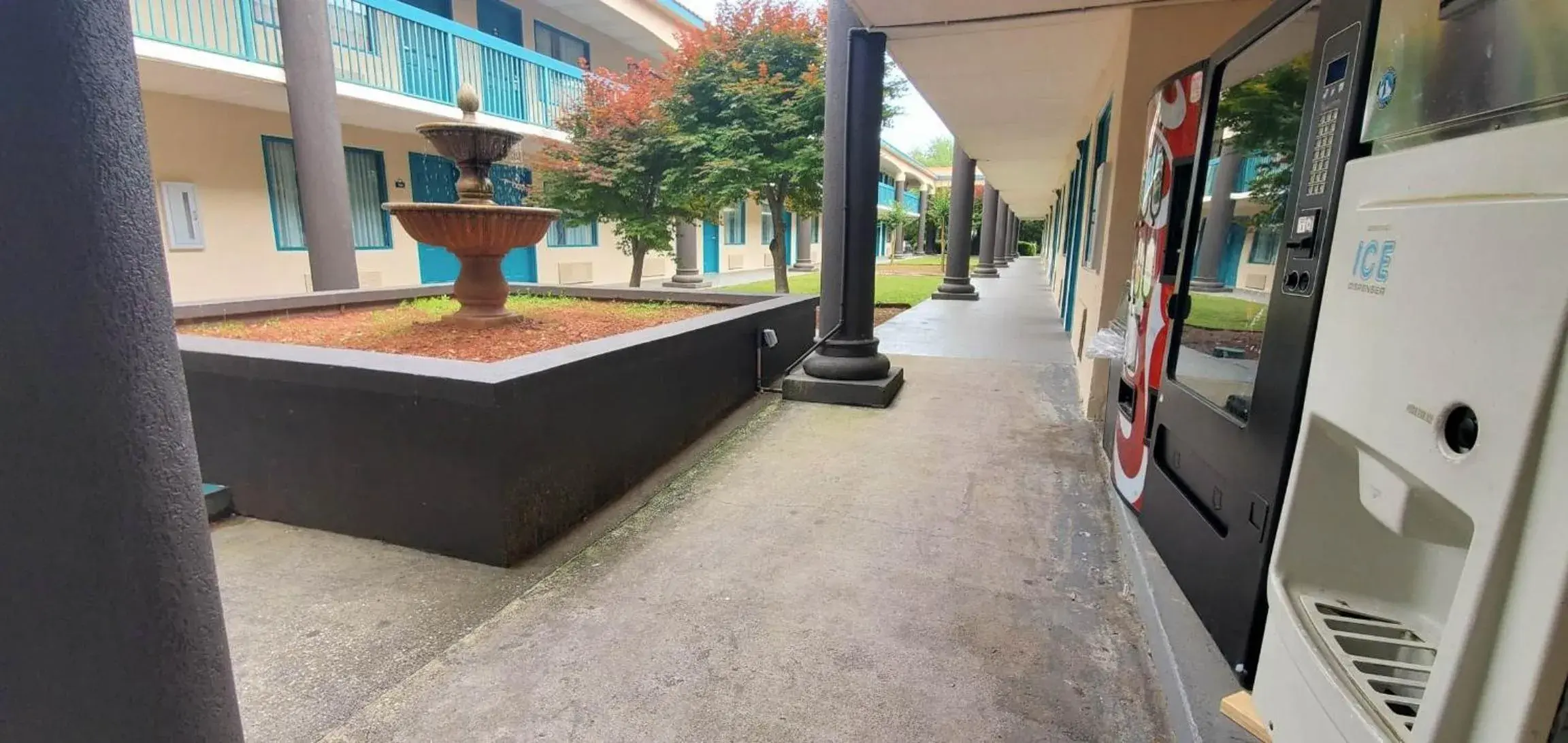 Property building in Motel 6 Savannah GA Gateway & I95 Property building in Motel 6 Savannah GA Gateway & I95