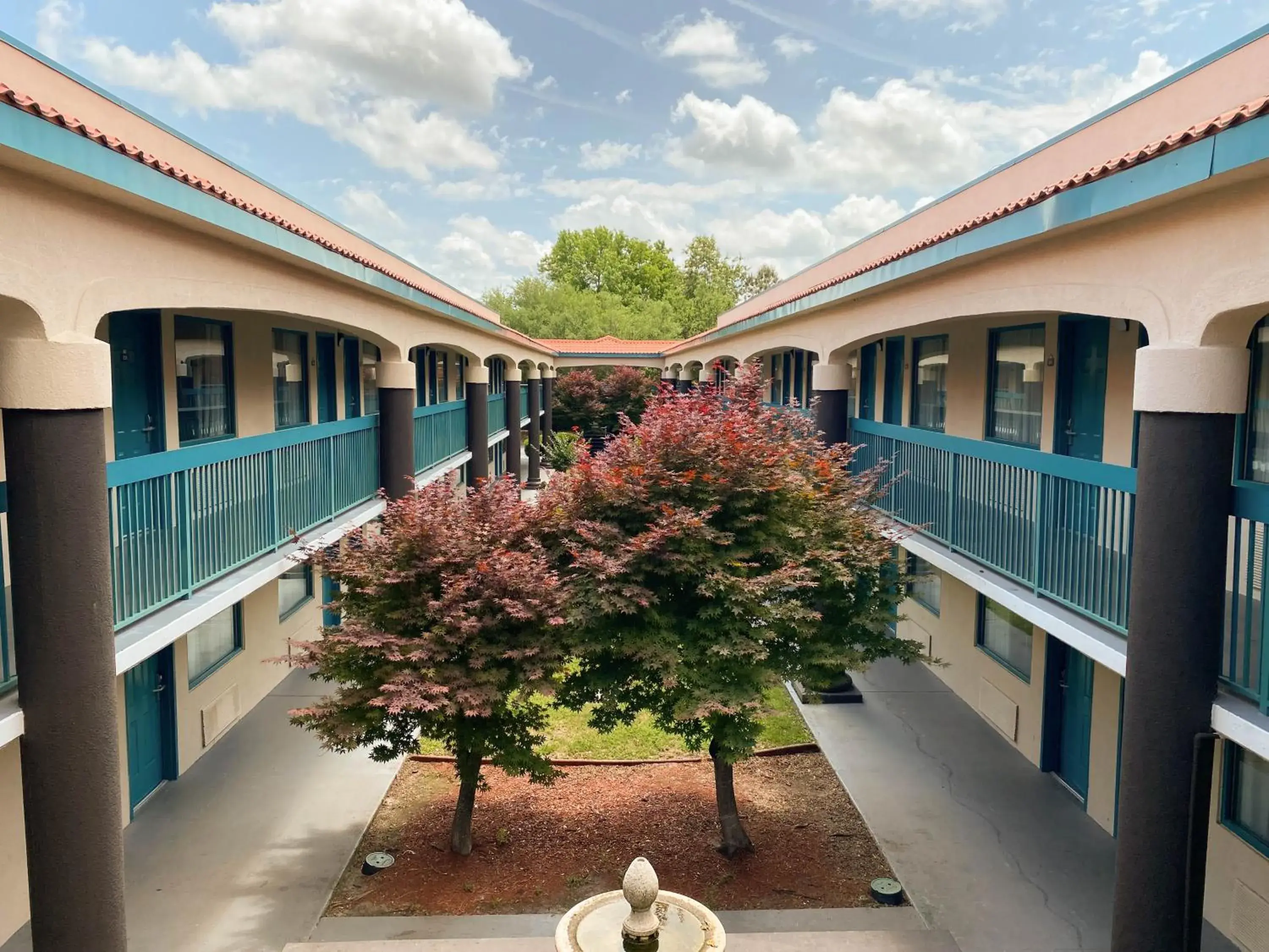 Property building in Motel 6 Savannah GA Gateway & I95 Property building in Motel 6 Savannah GA Gateway & I95