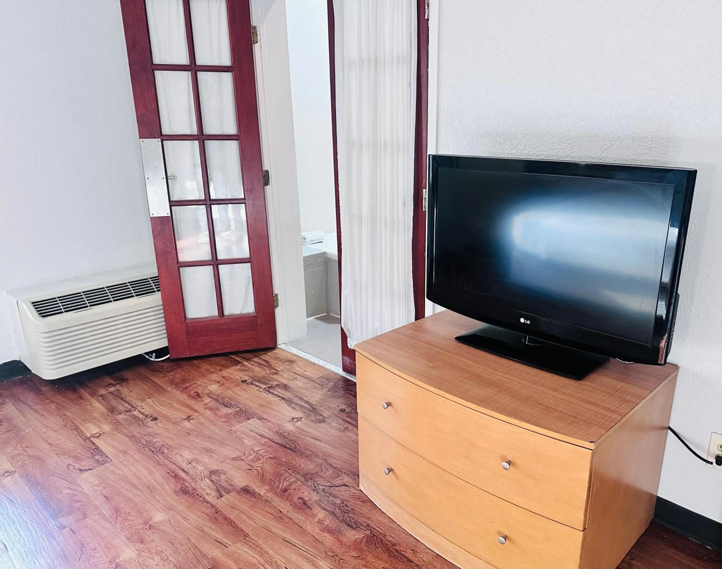 TV and multimedia in Motel 6 Savannah GA Gateway & I95