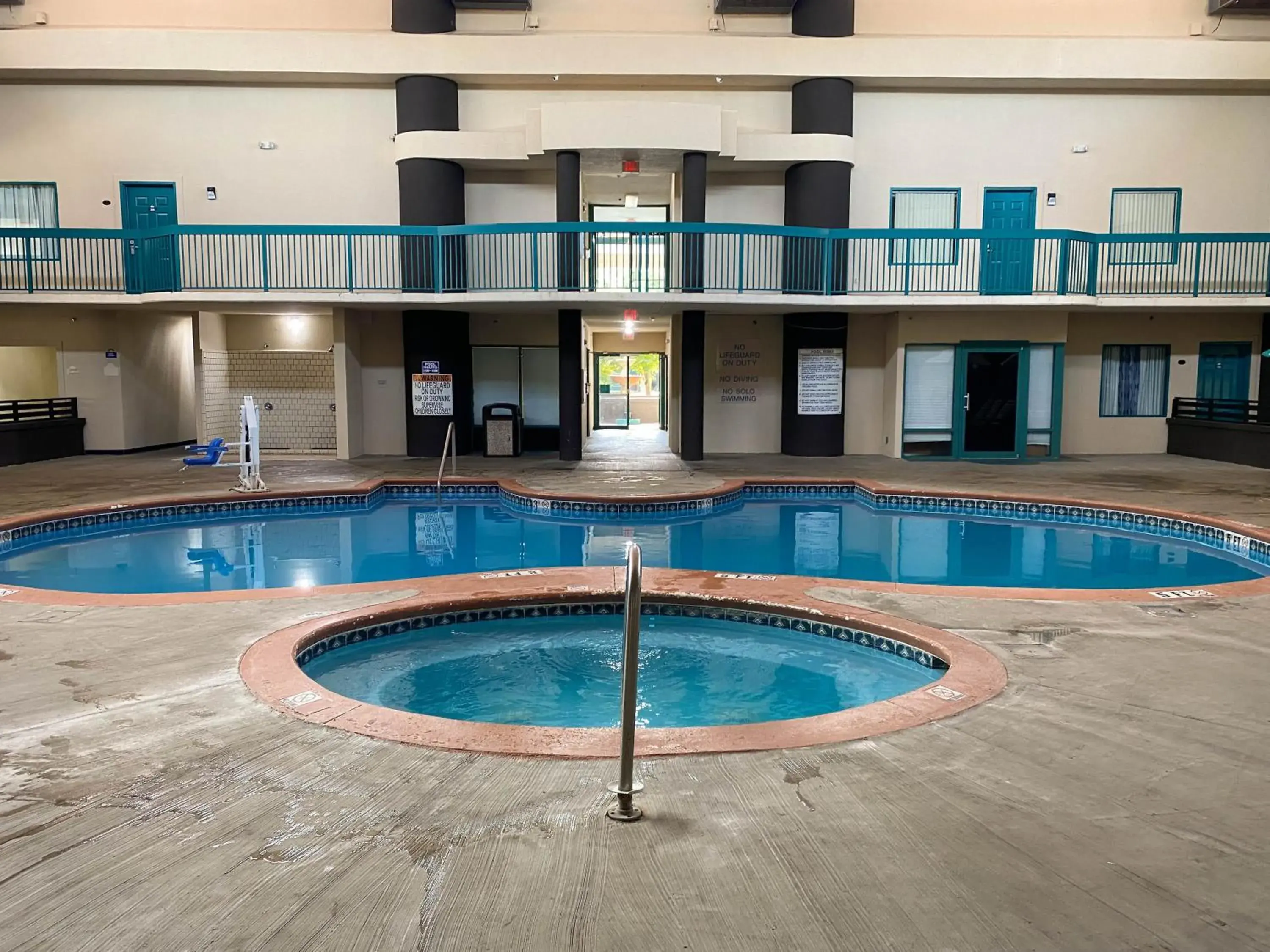 Property building in Motel 6 Savannah GA Gateway & I95 Property building in Motel 6 Savannah GA Gateway & I95