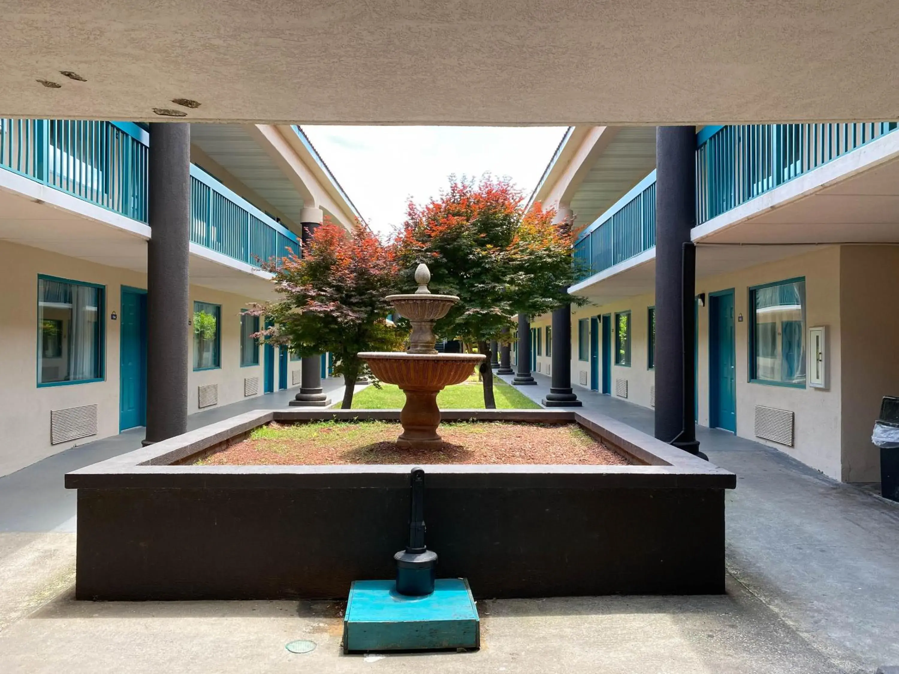 Property building in Motel 6 Savannah GA Gateway & I95 Property building in Motel 6 Savannah GA Gateway & I95