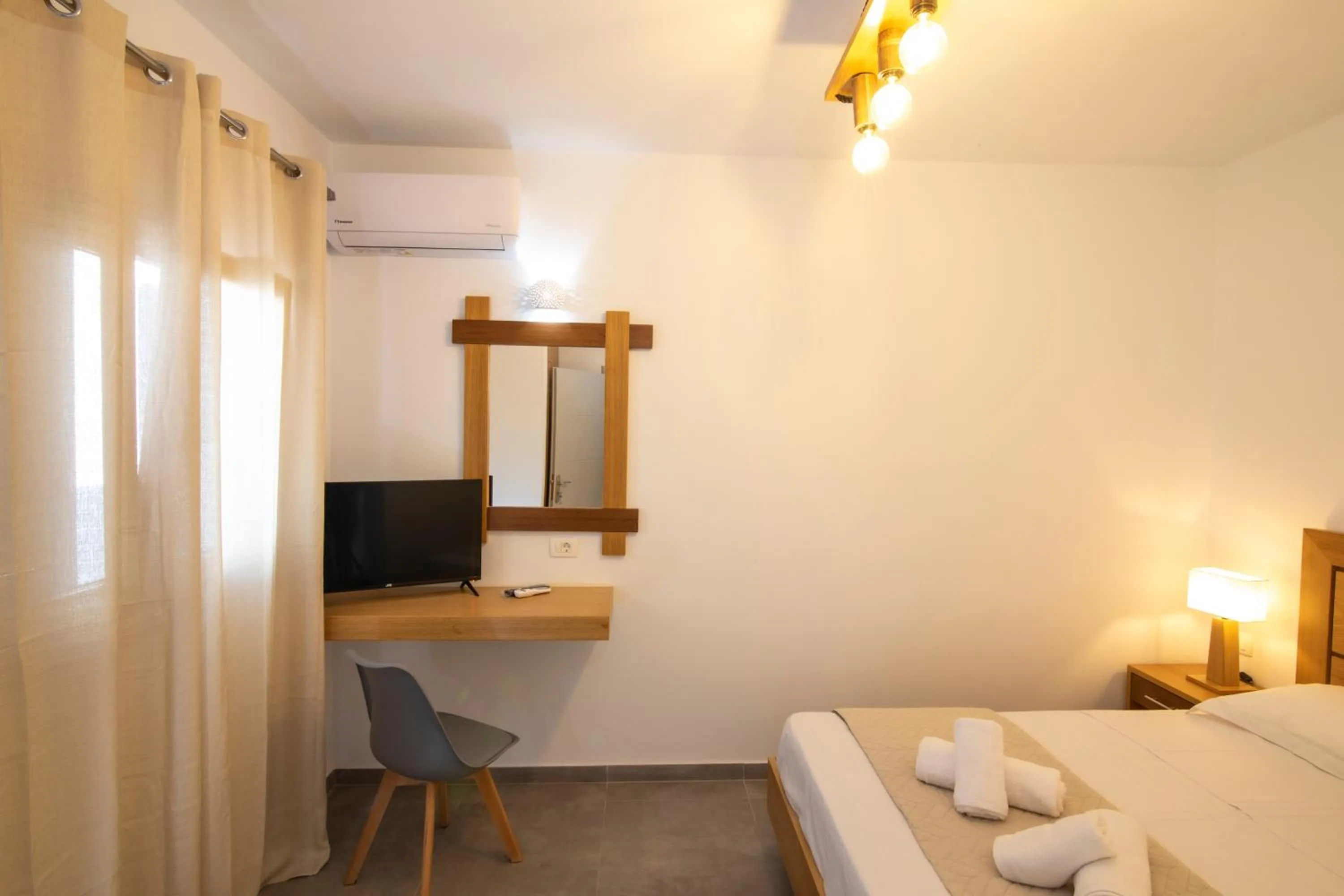 Bed in Petra Aqua Villa