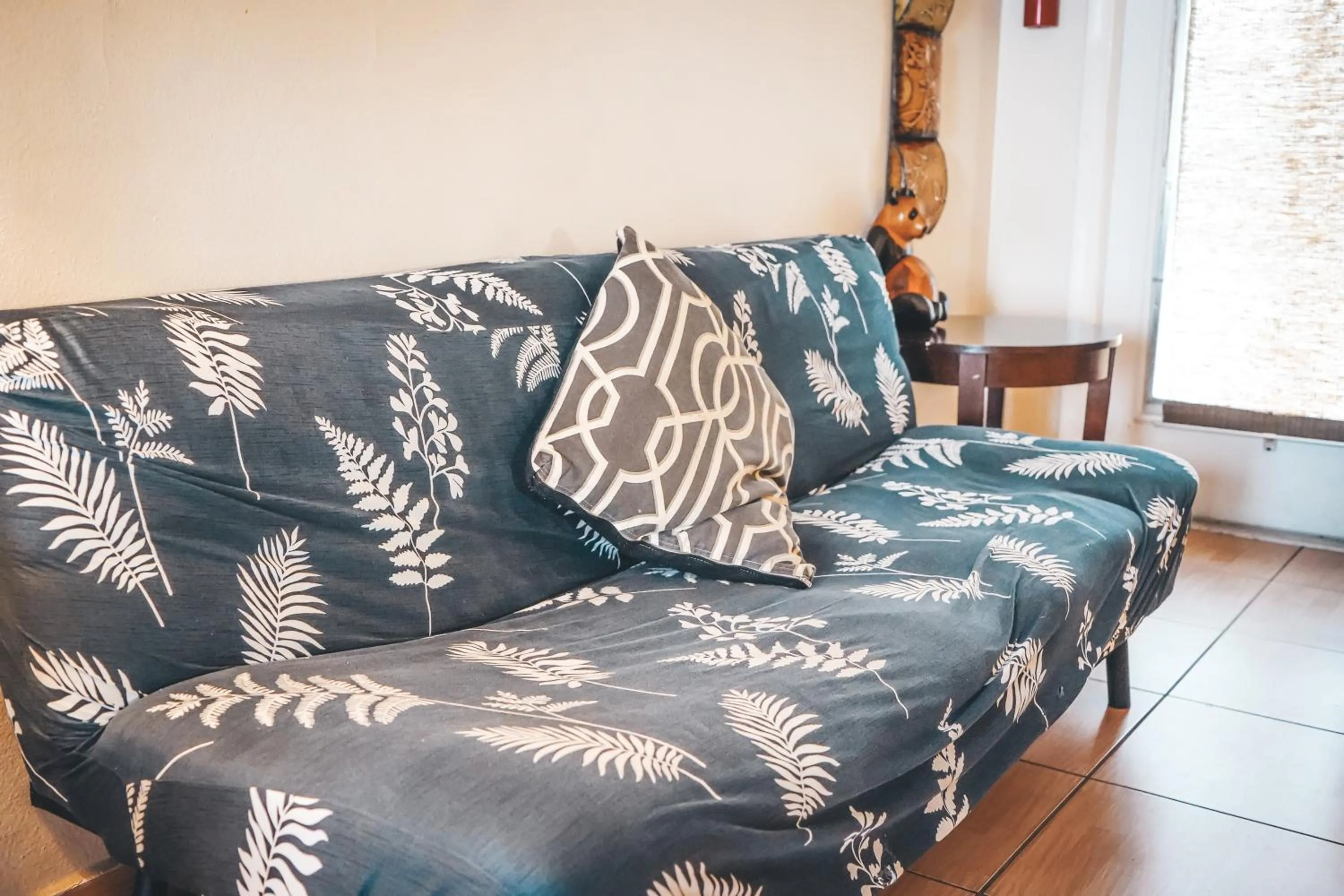 Living room in Hollywood Light Haven Lodge