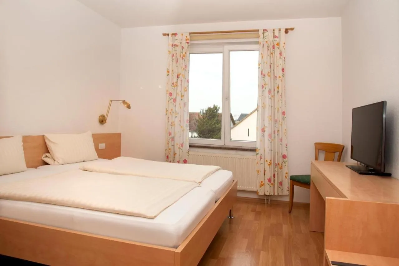 TV and multimedia, Bed in Hotel Villa Martino - zum Hirsch