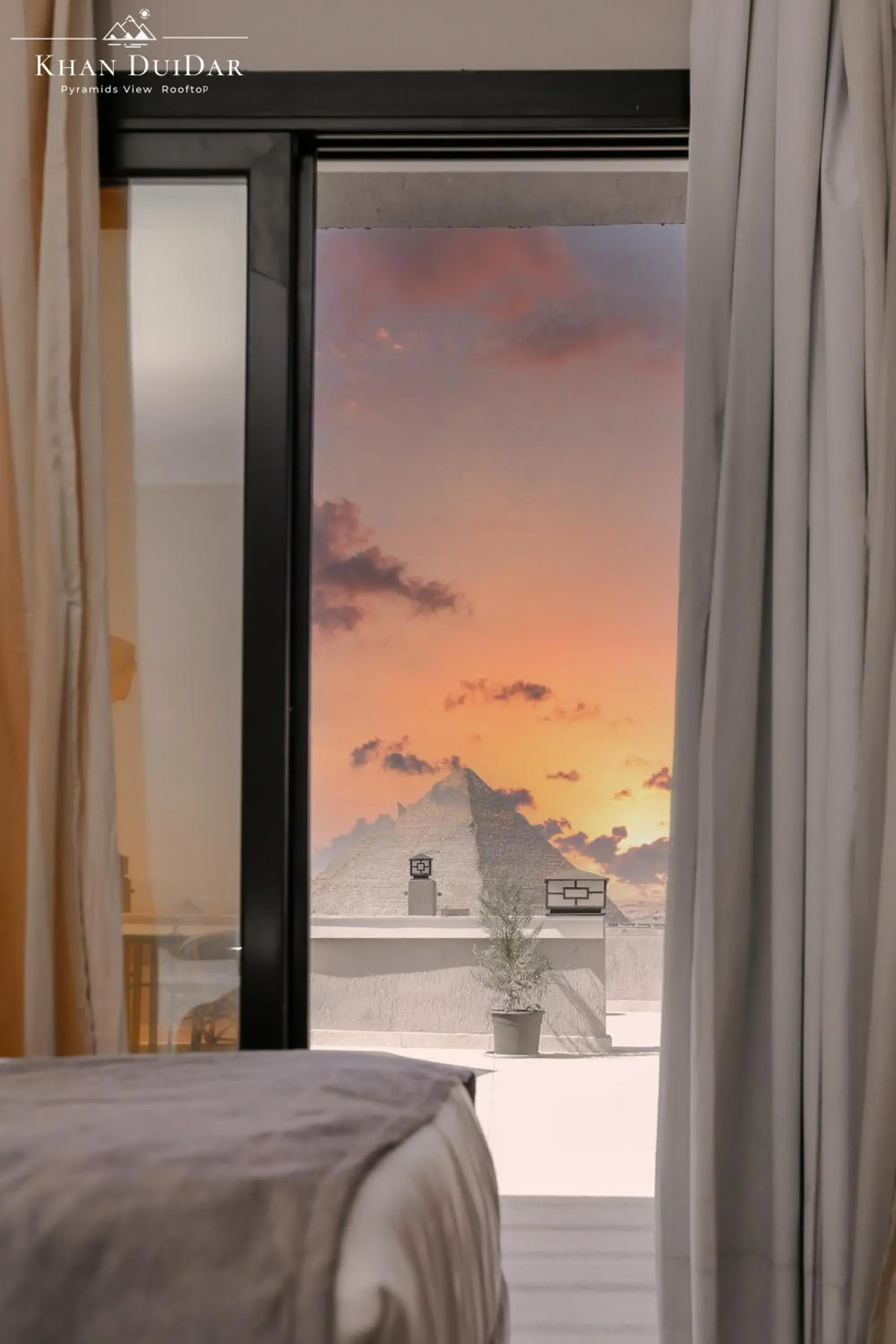 Landmark view, Bed in Khan Duidar Inn - Pyramids View Rooftop Landmark view, Bed in Khan Duidar Inn - Pyramids View Rooftop