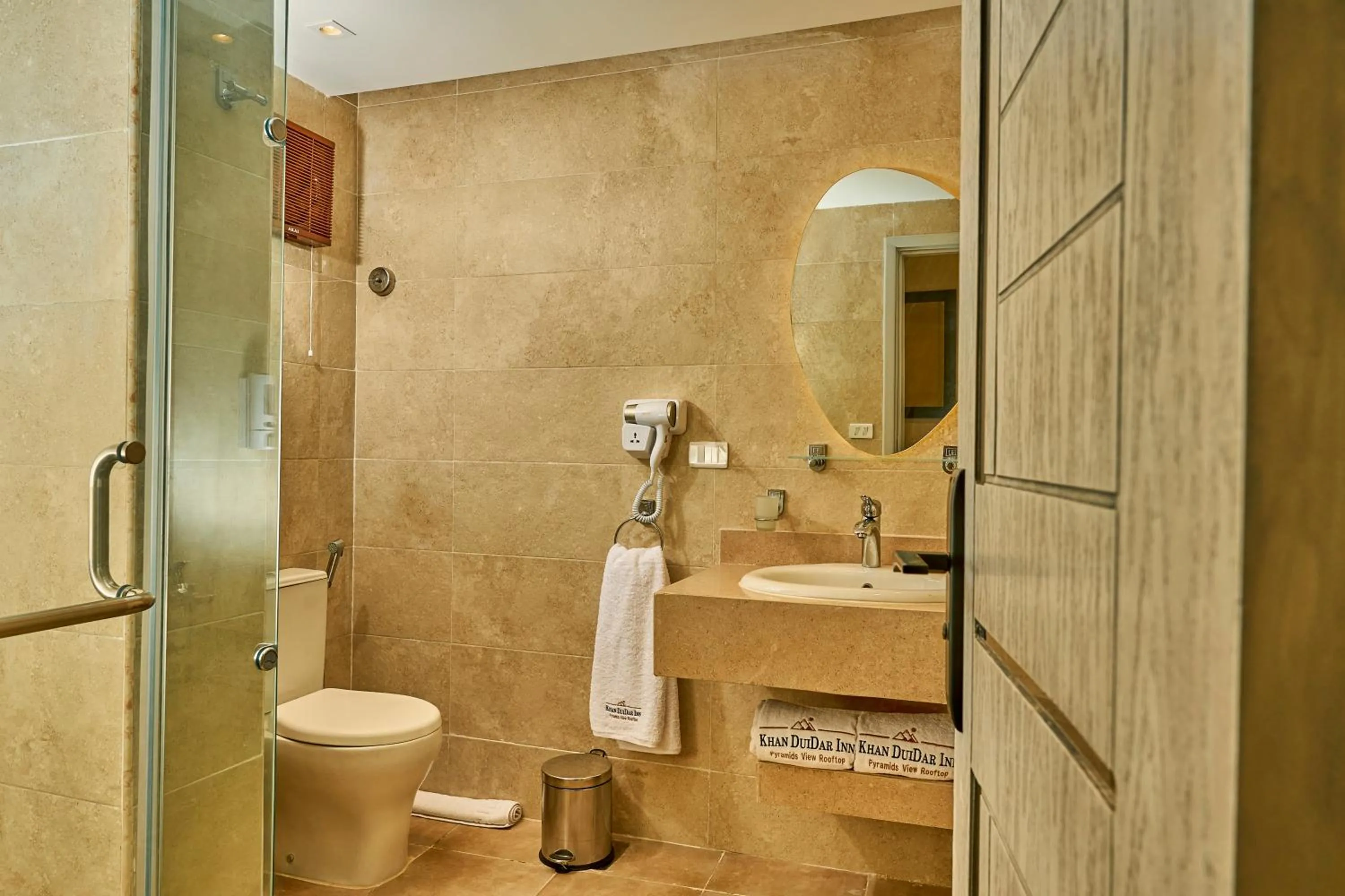 Shower in Khan Duidar Inn - Pyramids View Rooftop