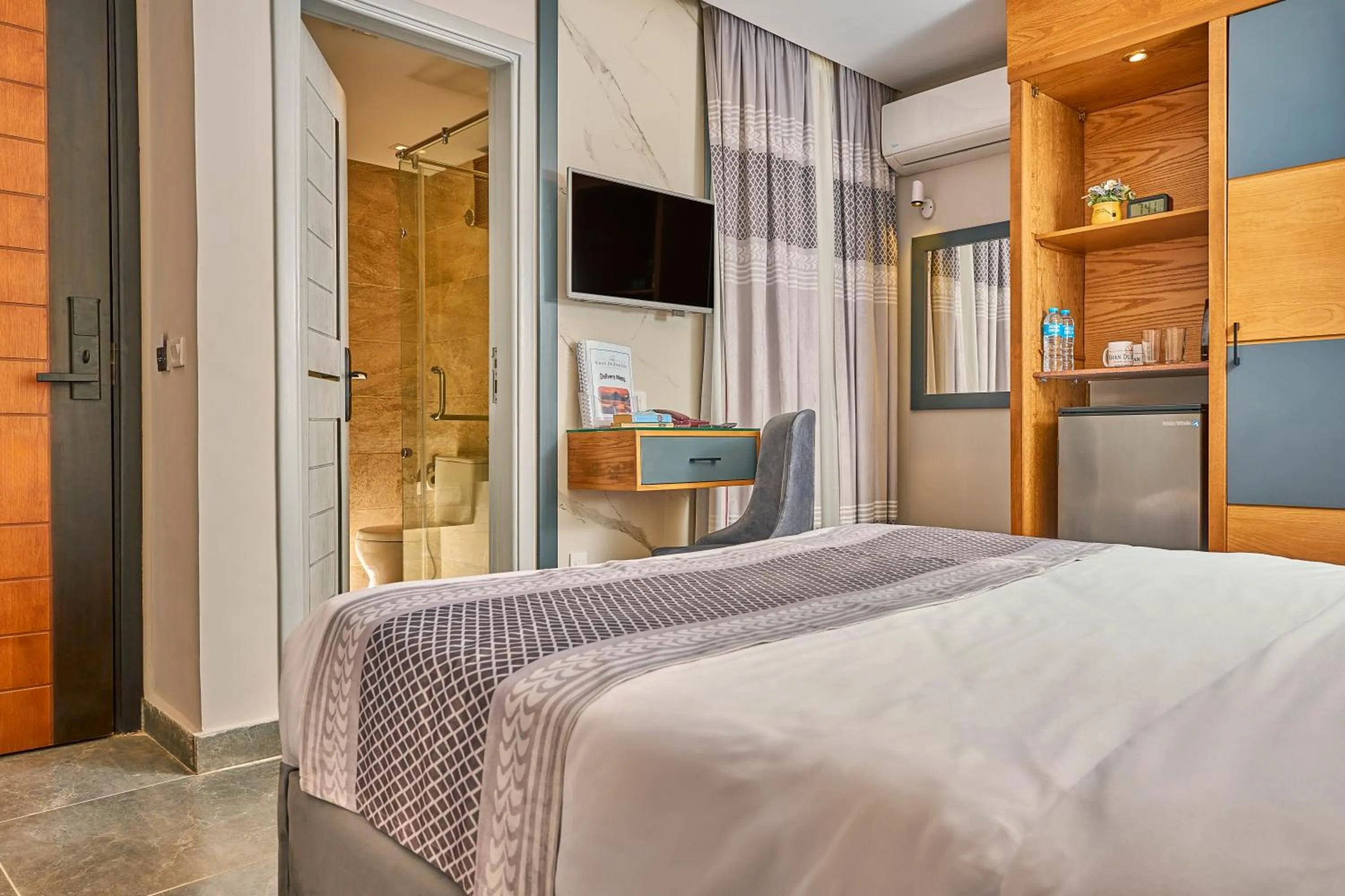 TV and multimedia, Bed in Khan Duidar Inn - Pyramids View Rooftop