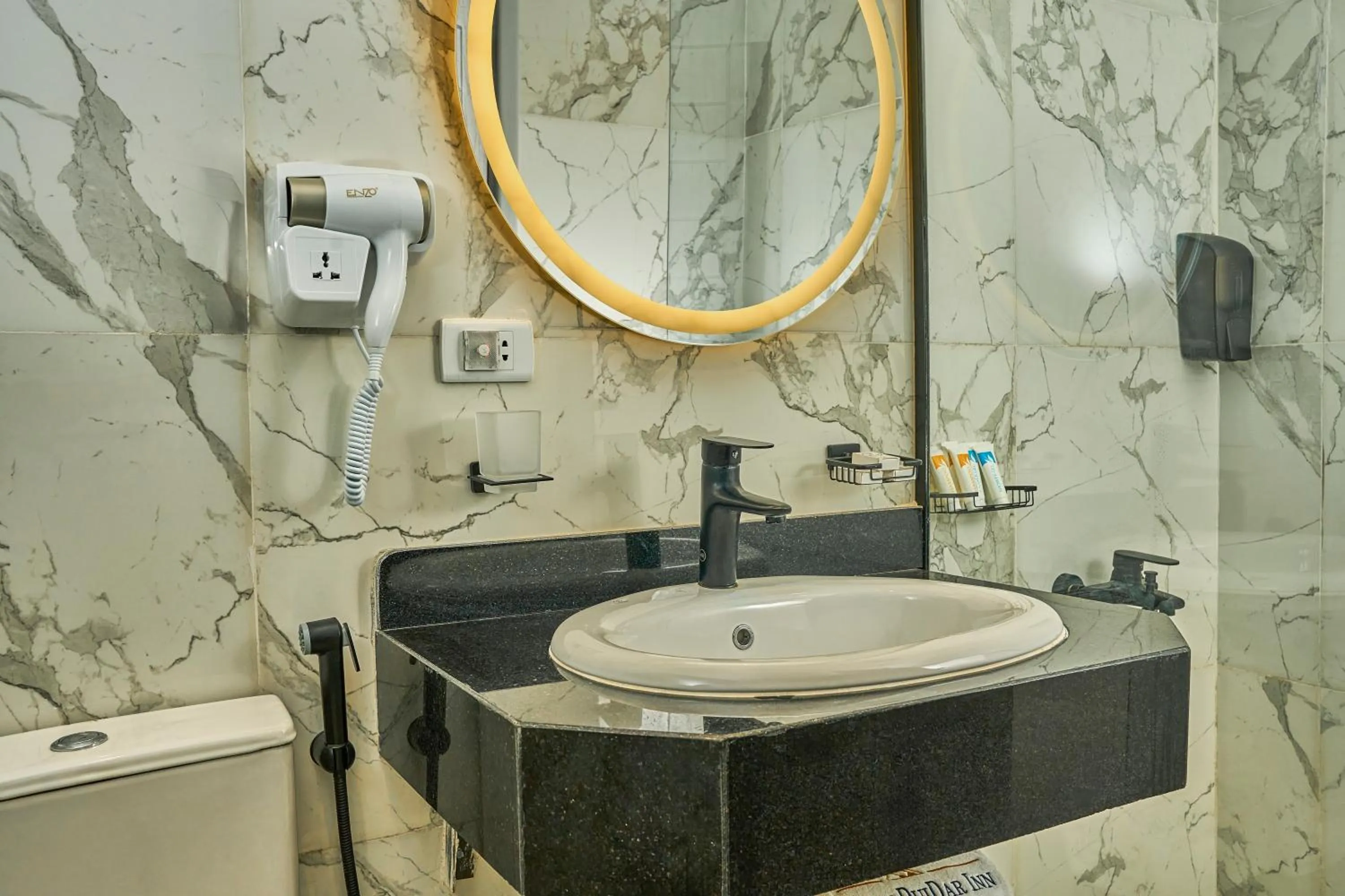 Shower in Khan Duidar Inn - Pyramids View Rooftop