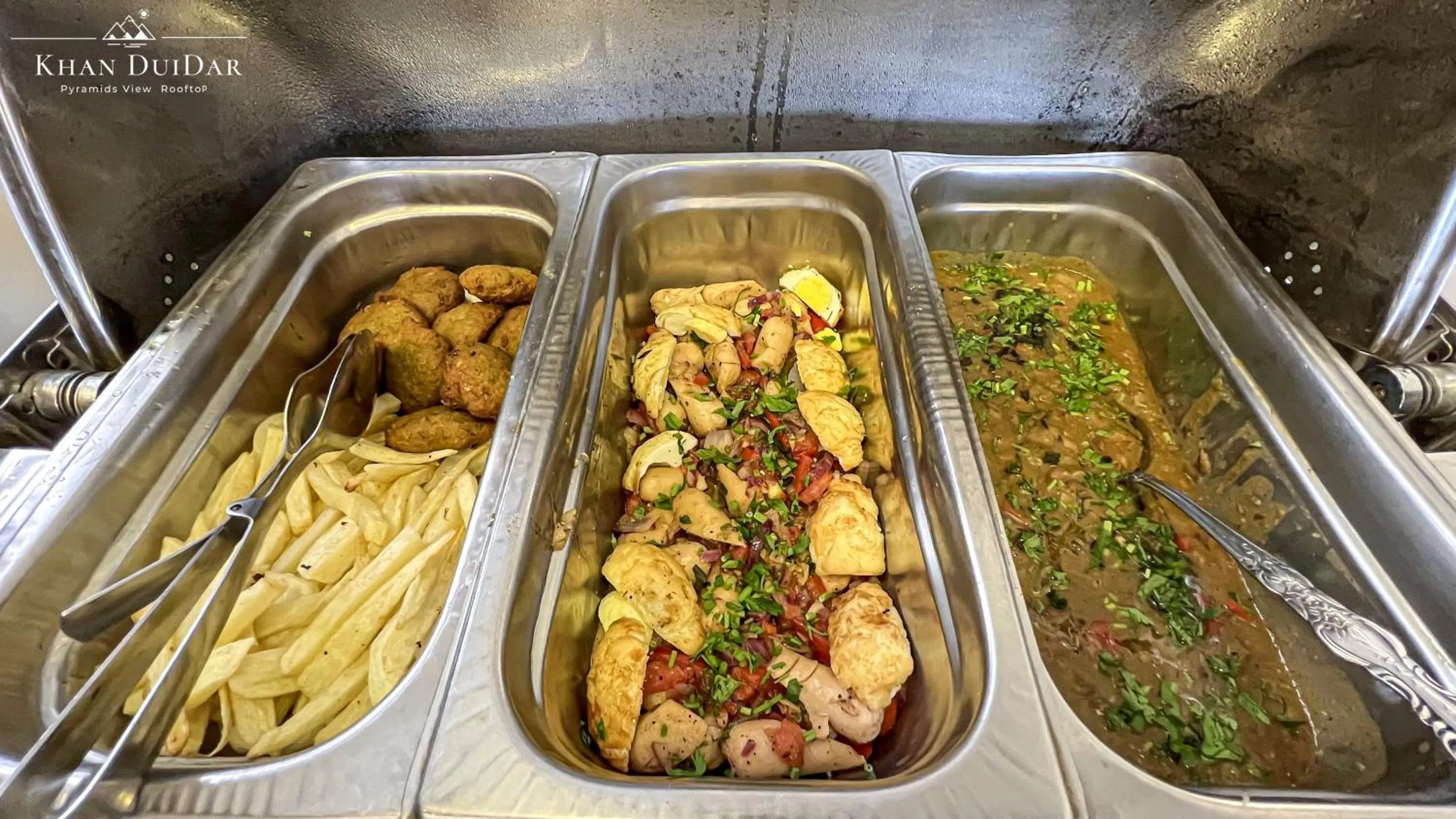 Food and drinks in Khan Duidar Inn - Pyramids View Rooftop