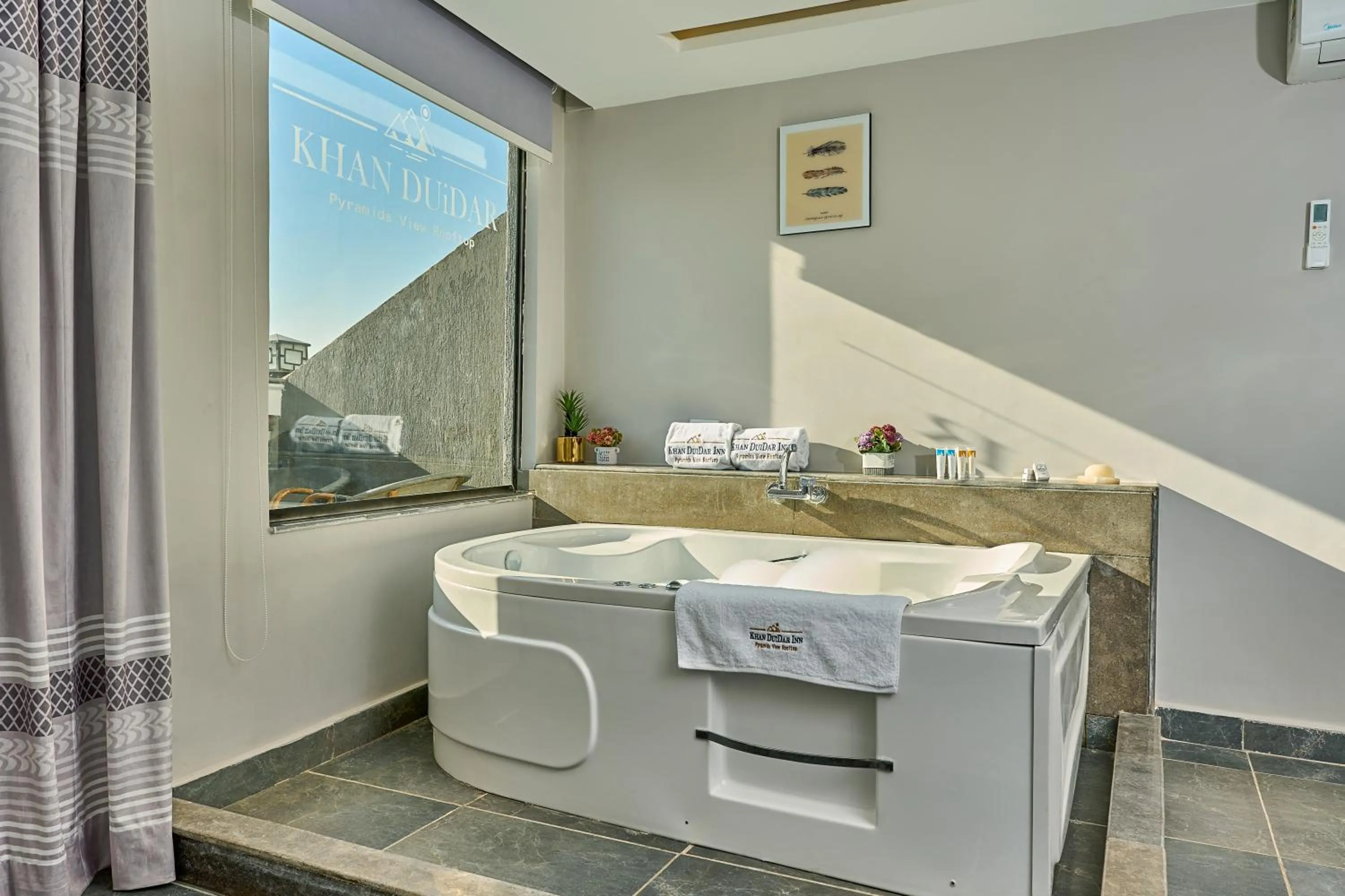 Hot Tub in Khan Duidar Inn - Pyramids View Rooftop