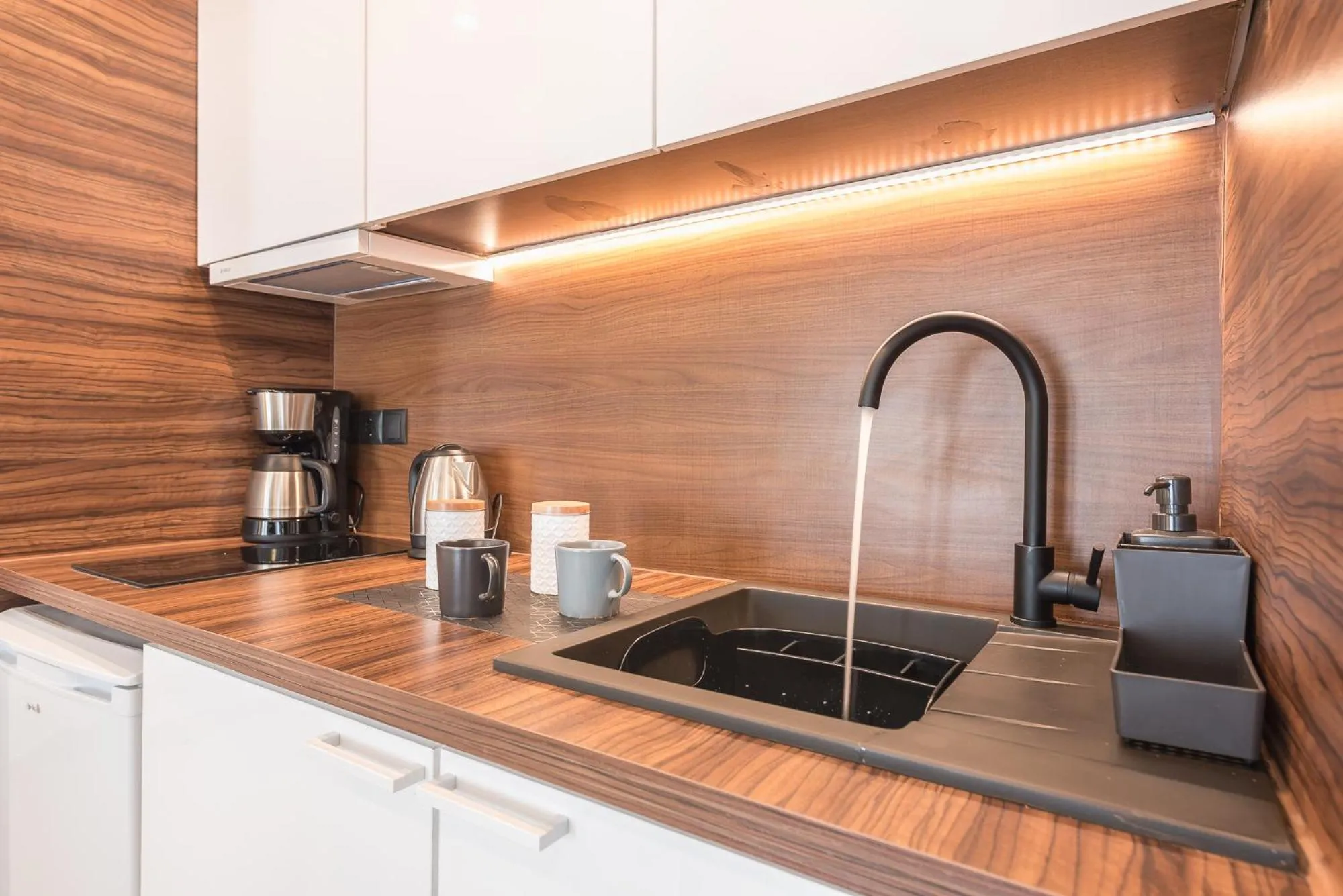 Kitchen or kitchenette in Phaedon, the Terrace Suite Near Acropolis By CloudKeys