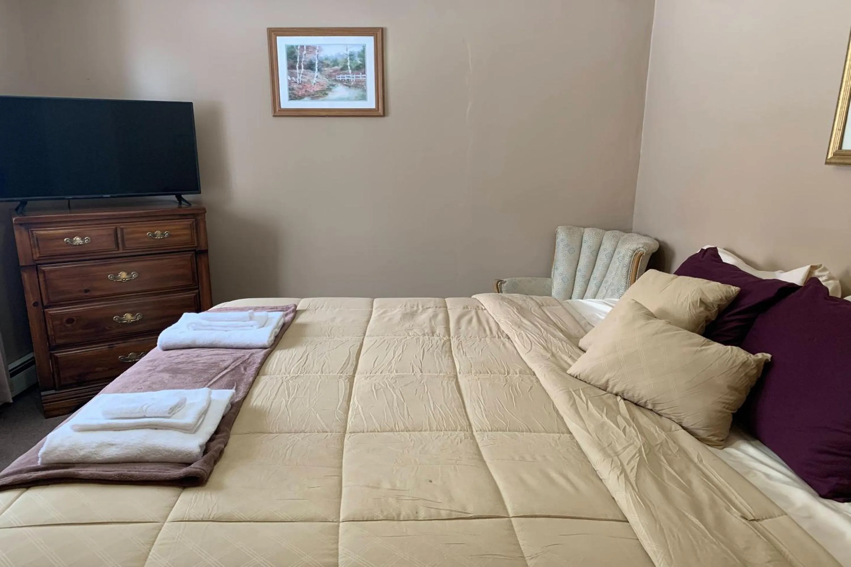 Bedroom, Bed in Love Hotels St John River by OYO at Fort Kent ME