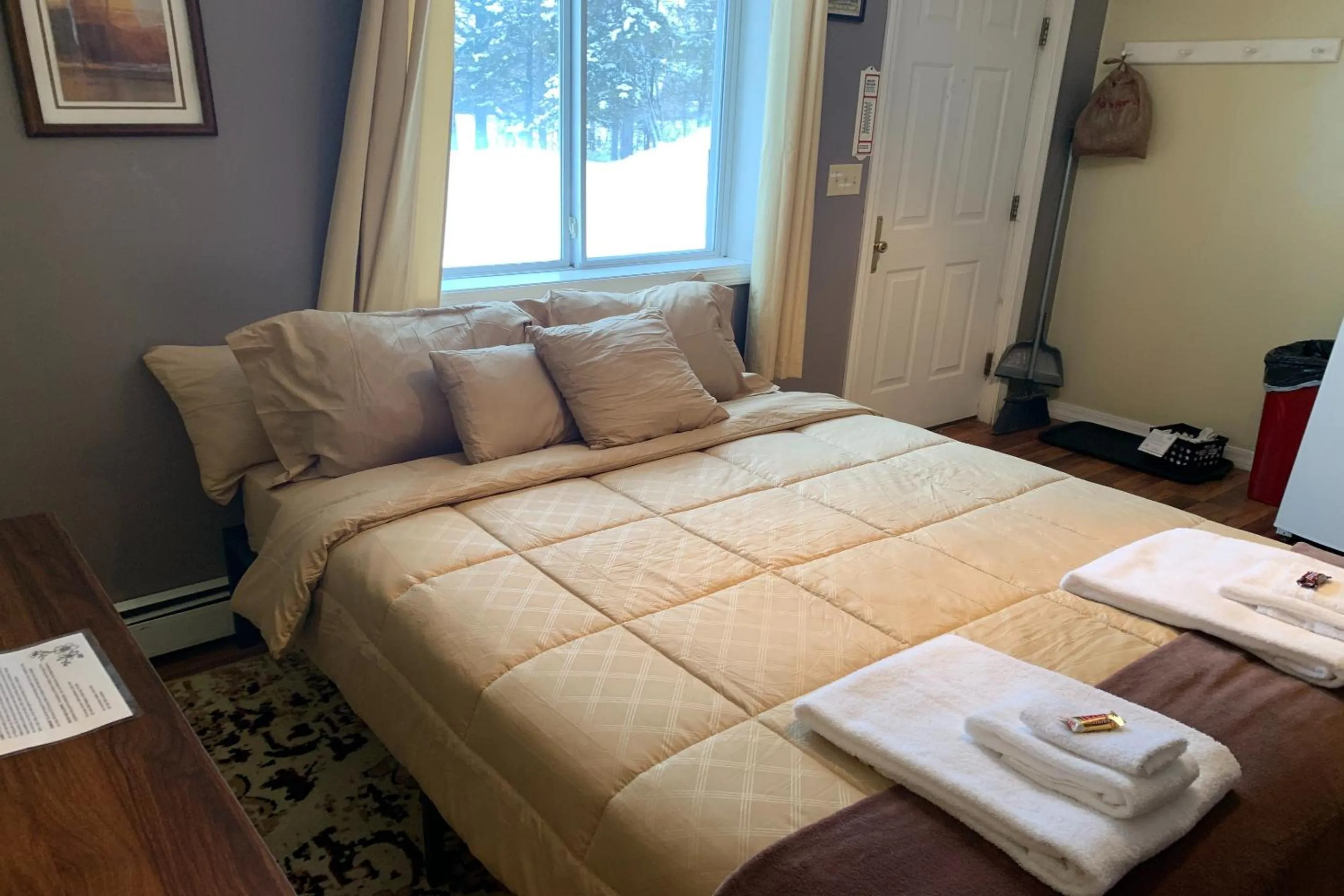 Bedroom, Bed in Love Hotels St John River by OYO at Fort Kent ME