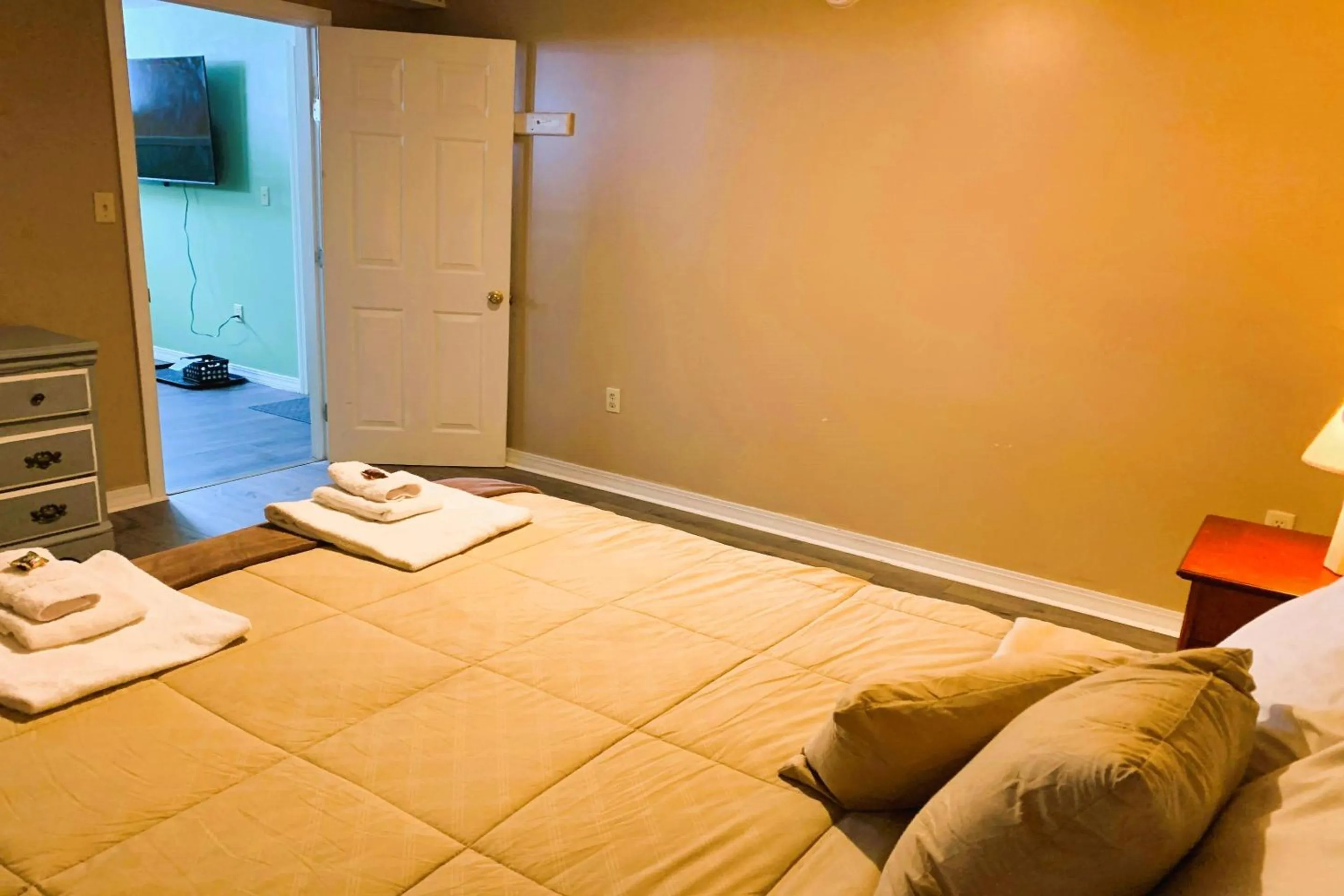 Bedroom, Bed in Love Hotels St John River by OYO at Fort Kent ME