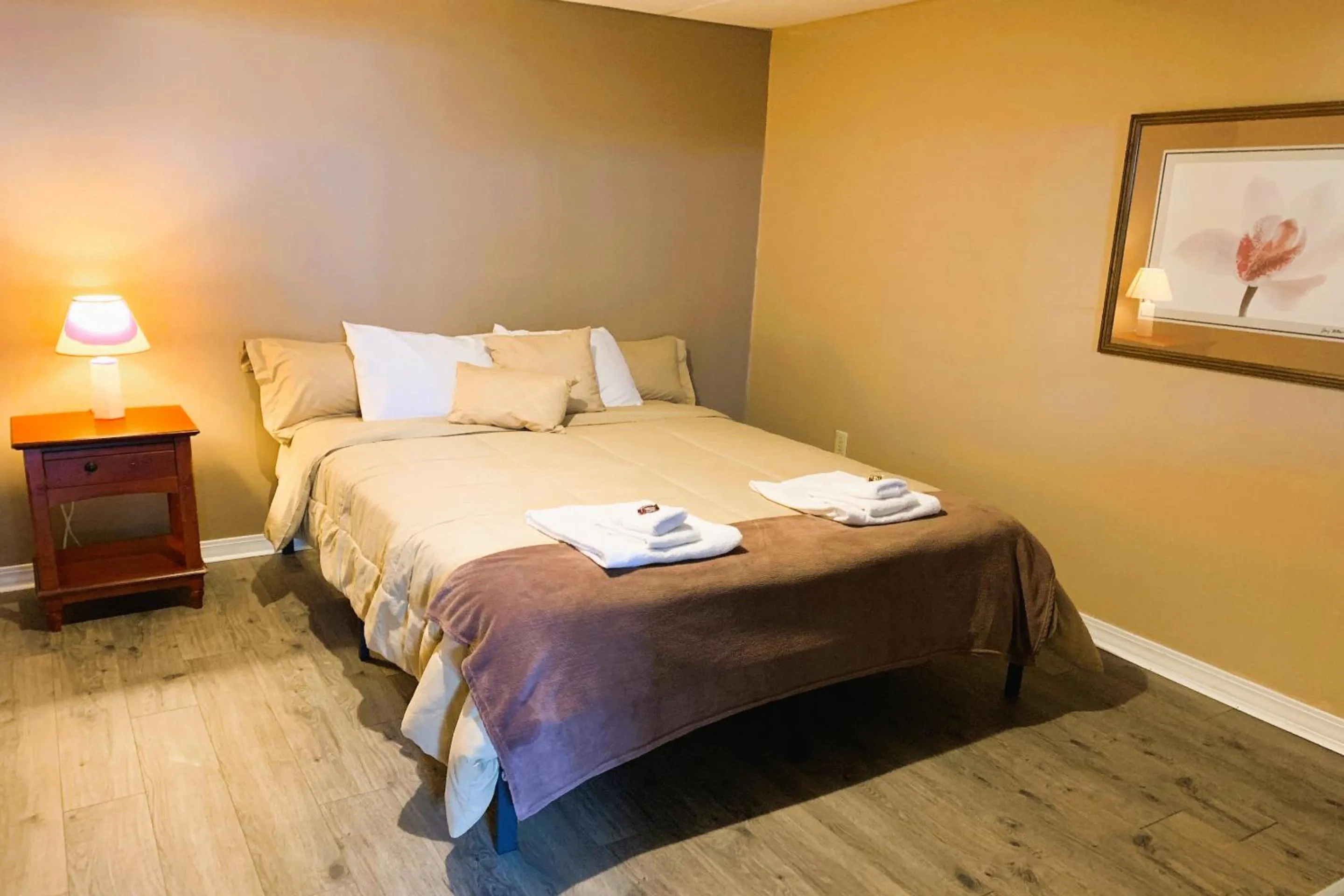 Bedroom, Bed in Love Hotels St John River by OYO at Fort Kent ME