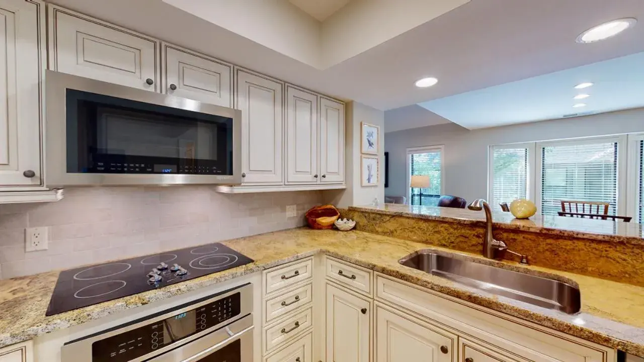 7820 Centre Court 7820 Centre Court