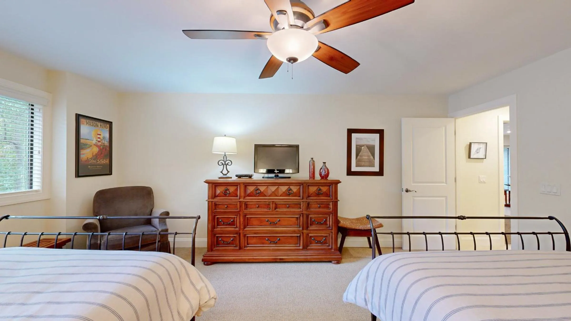 Bed in 7820 Centre Court