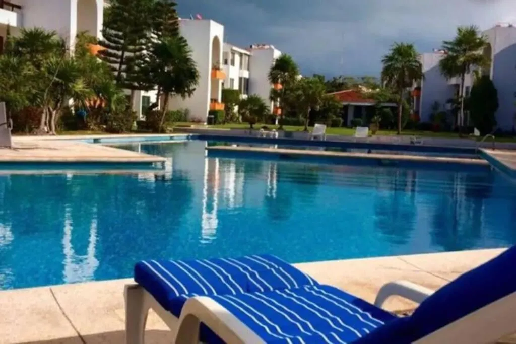 Swimming pool in Depa de 3 habs, 3 baños y piscina (Zona Hotelera)