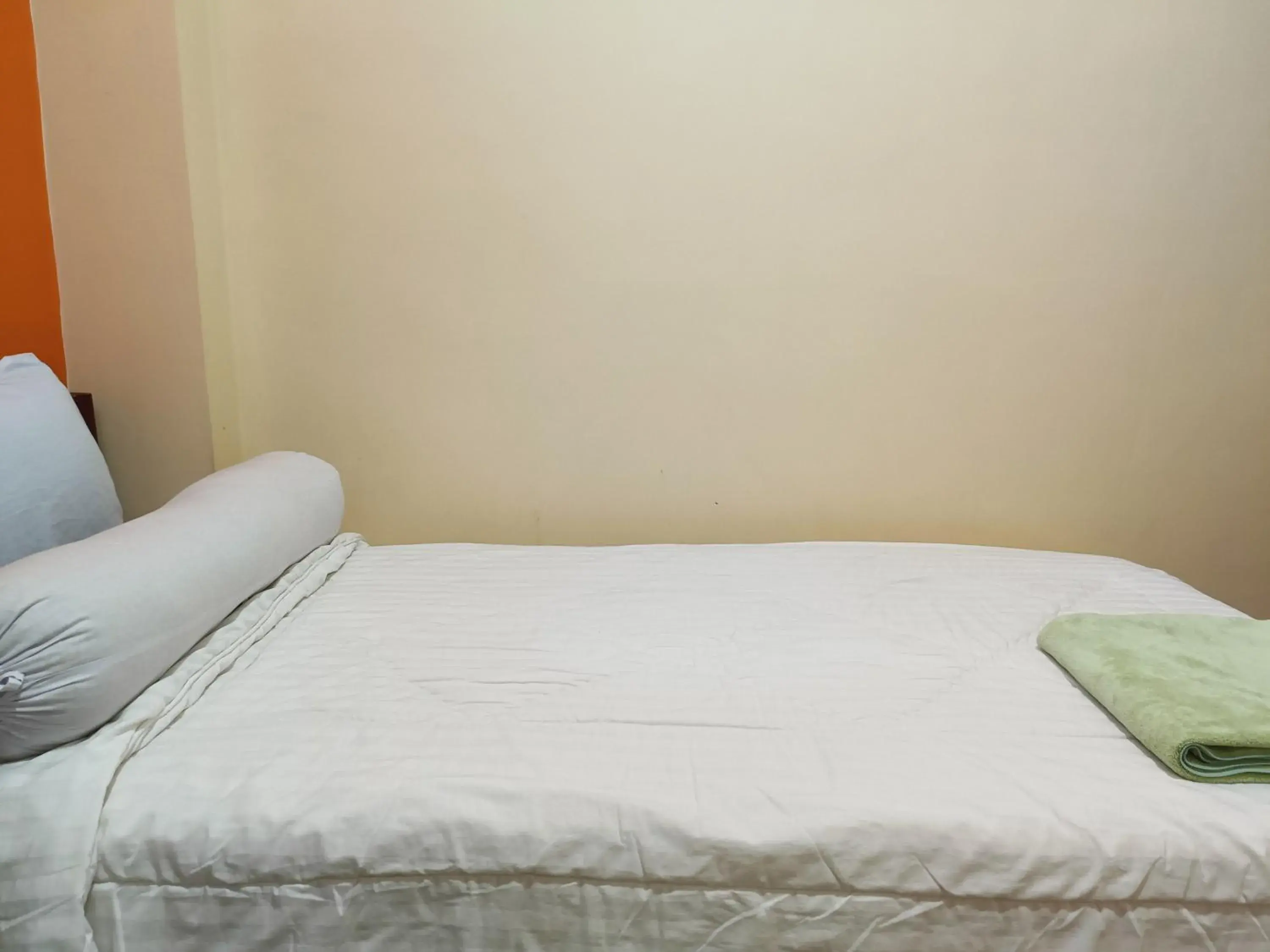 Bed in Balqies Homestay Syariah Makassar Mitra RedDoorz Bed in Balqies Homestay Syariah Makassar Mitra RedDoorz