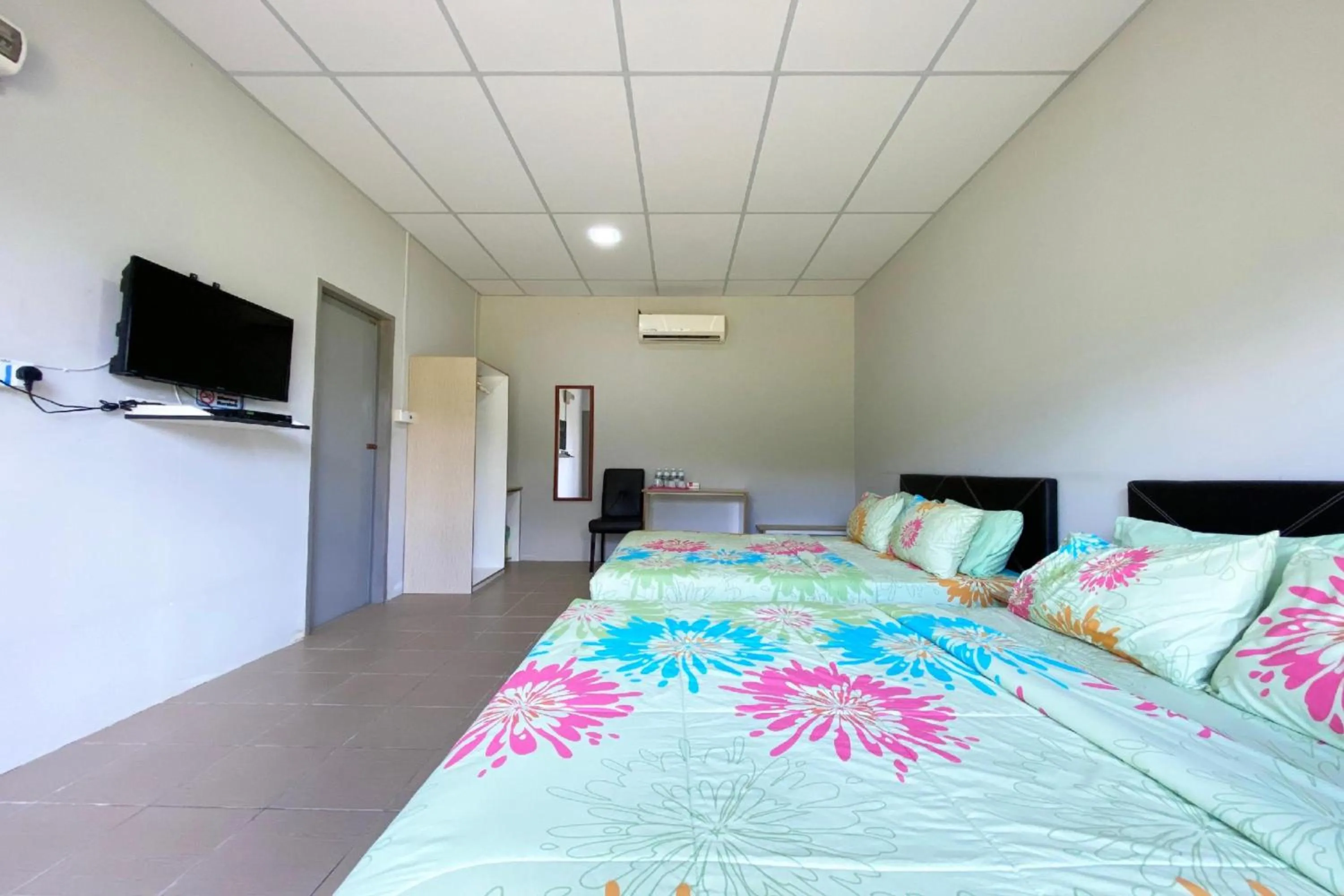 View (from property/room), Bed in Hotel O Tambunan Nature Lodge