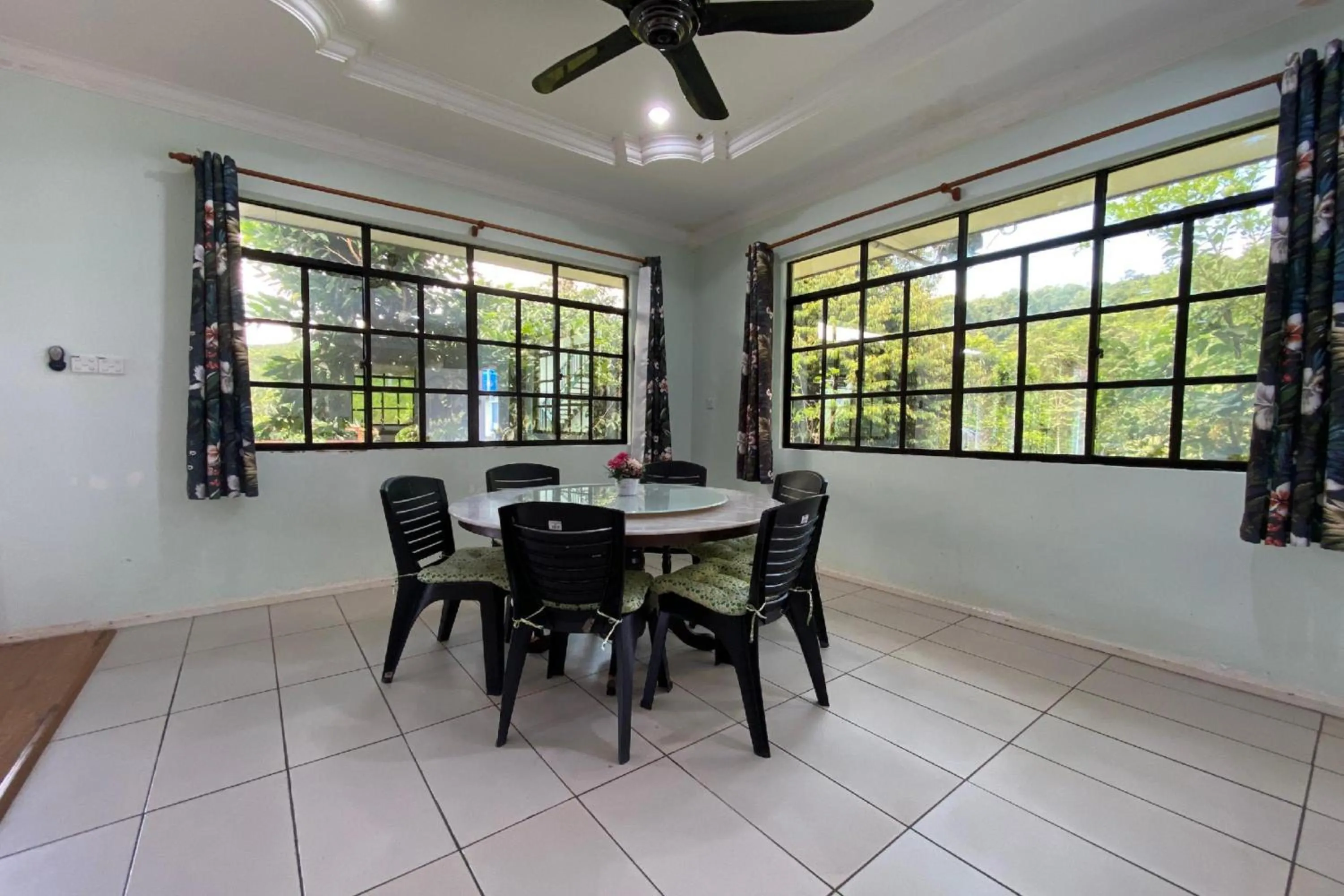 Lobby or reception in Hotel O Tambunan Nature Lodge