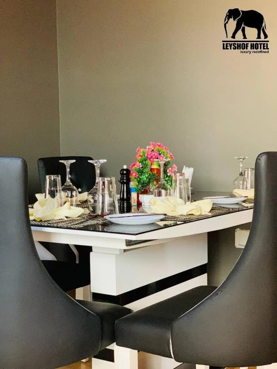 Restaurant/places to eat in LEYSHOF HOTEL