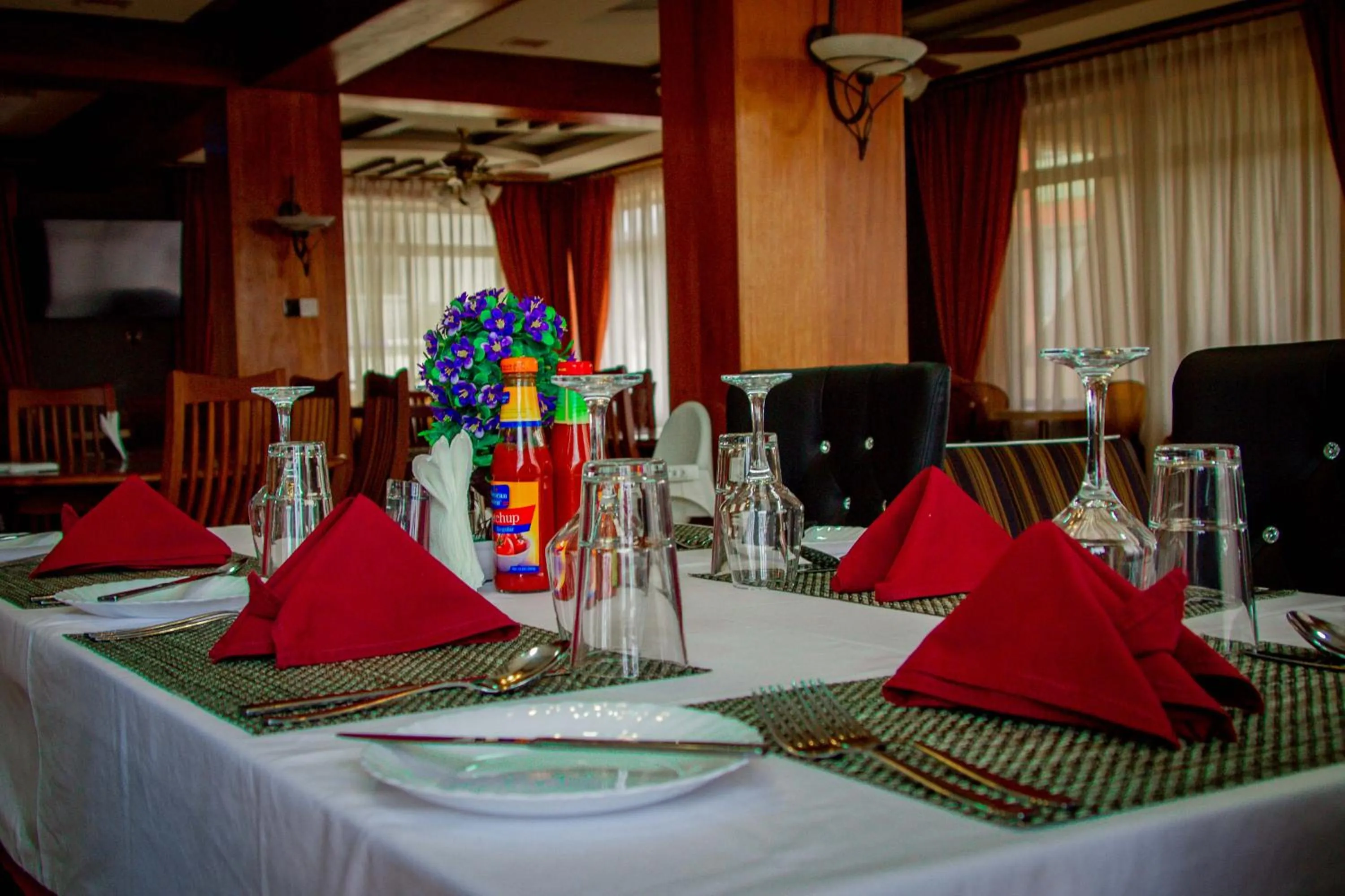 Restaurant/places to eat in LEYSHOF HOTEL