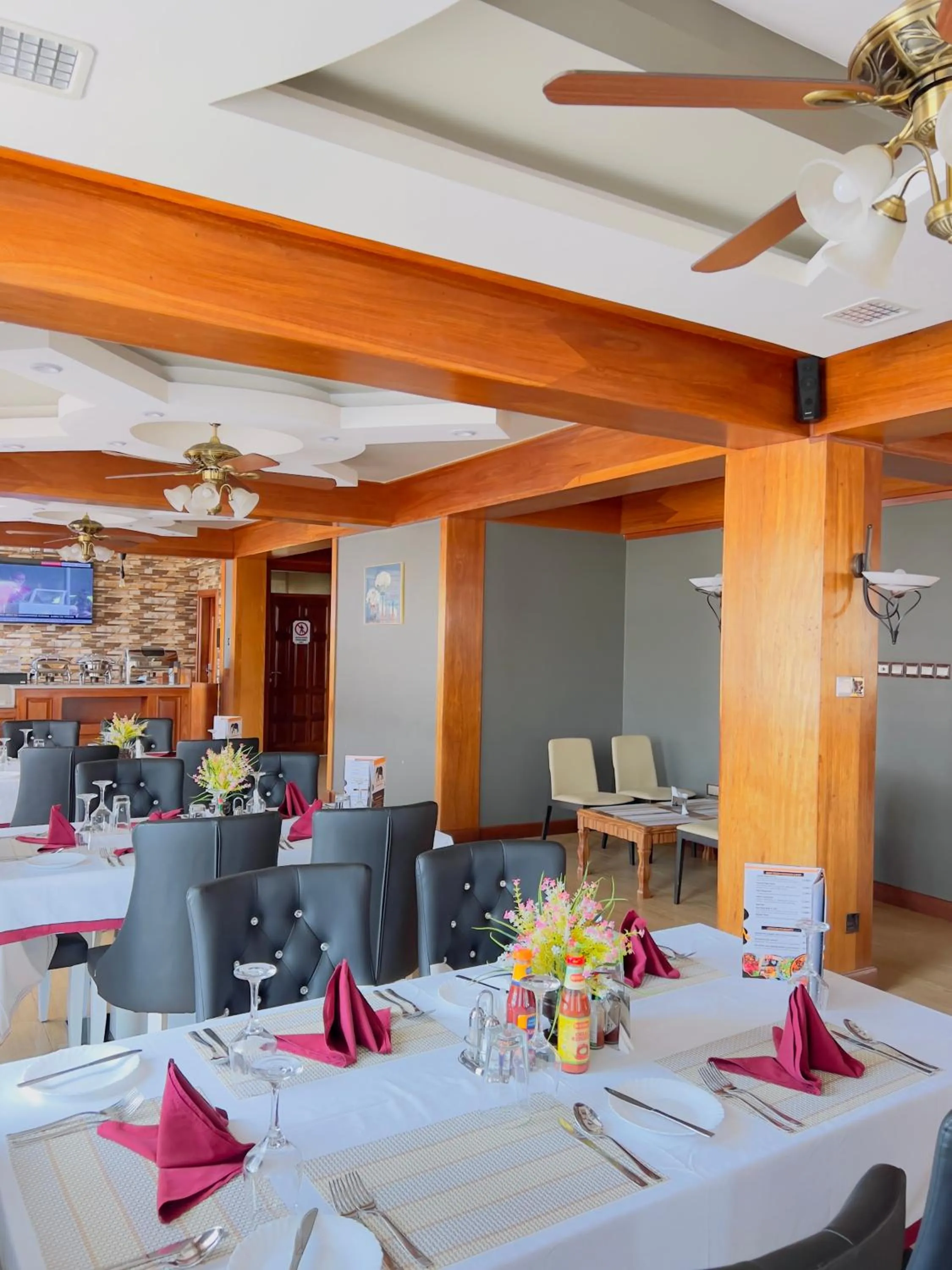 Restaurant/places to eat in LEYSHOF HOTEL