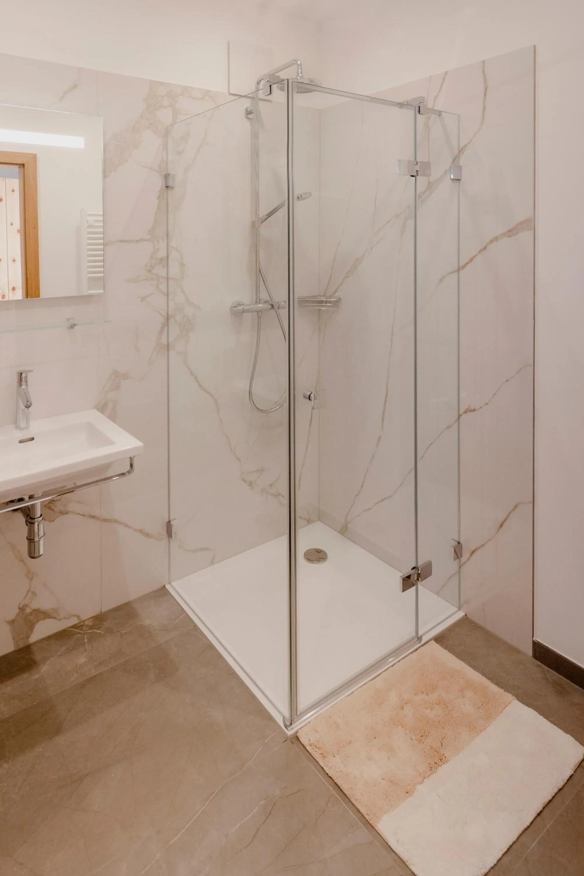 Shower in Polreich Bed&Breakfast