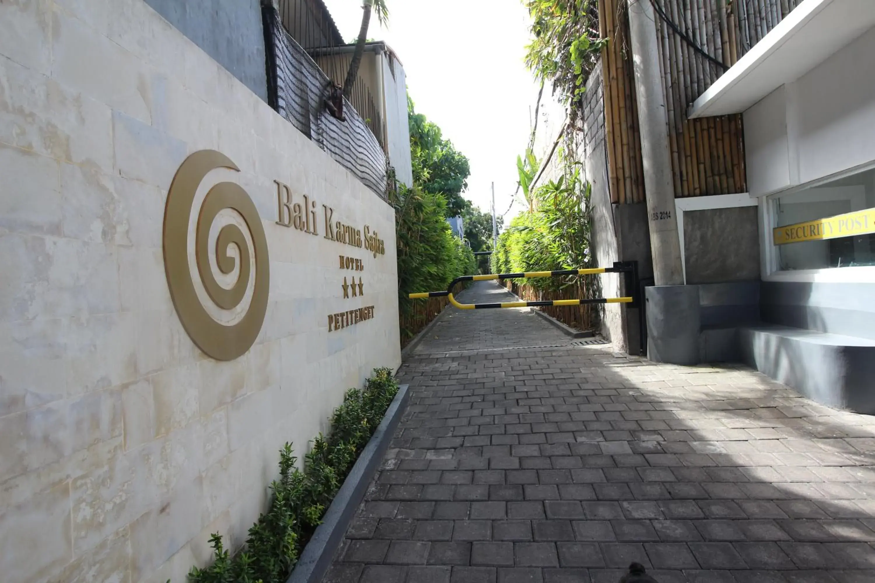 Facade/entrance in Bali Karma Sajtra Hotel Facade/entrance in Bali Karma Sajtra Hotel