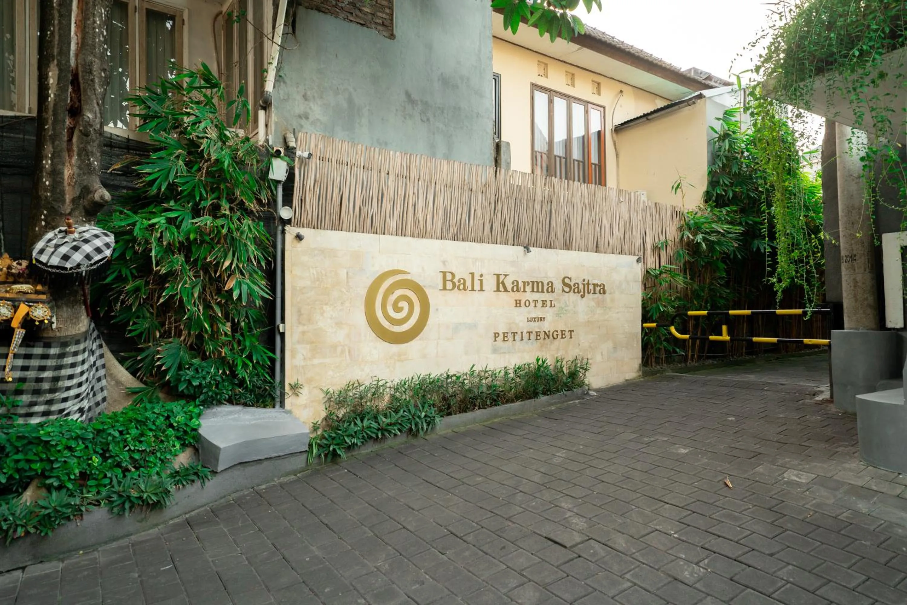 Facade/entrance in Bali Karma Sajtra Hotel