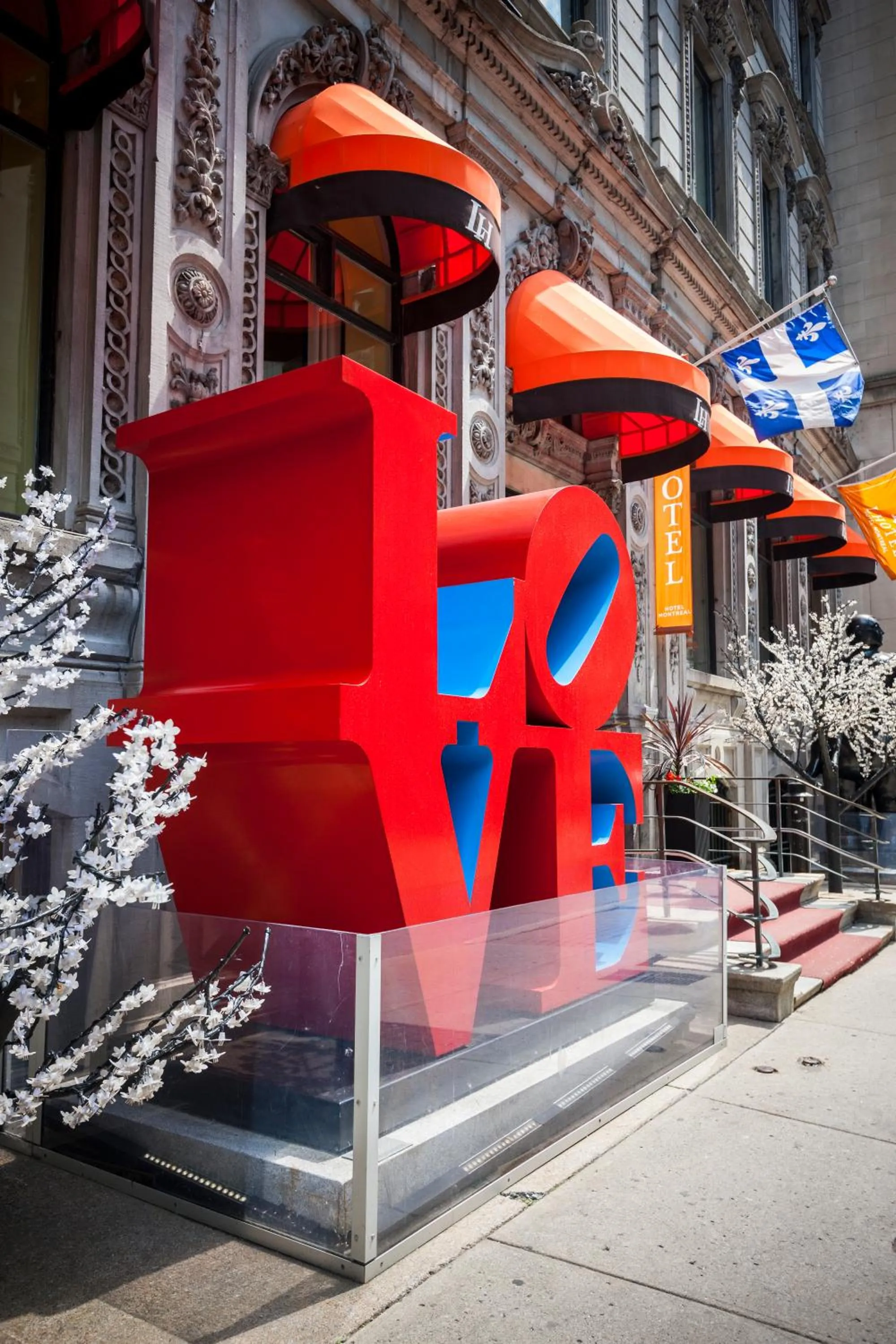 Area and facilities in LHotel