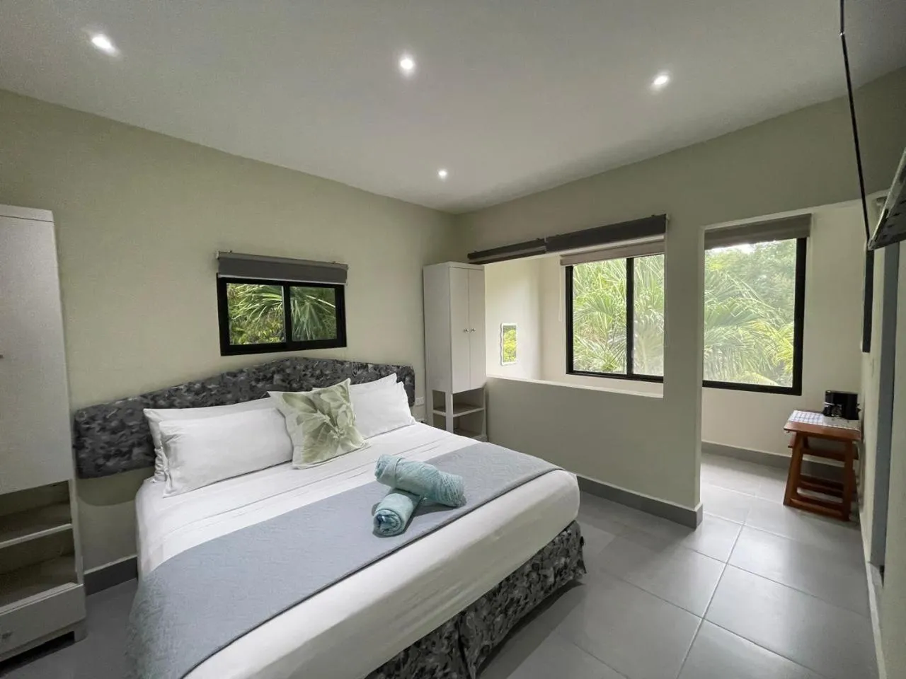 Photo of the whole room, Bed in The Blue Eco Lodge