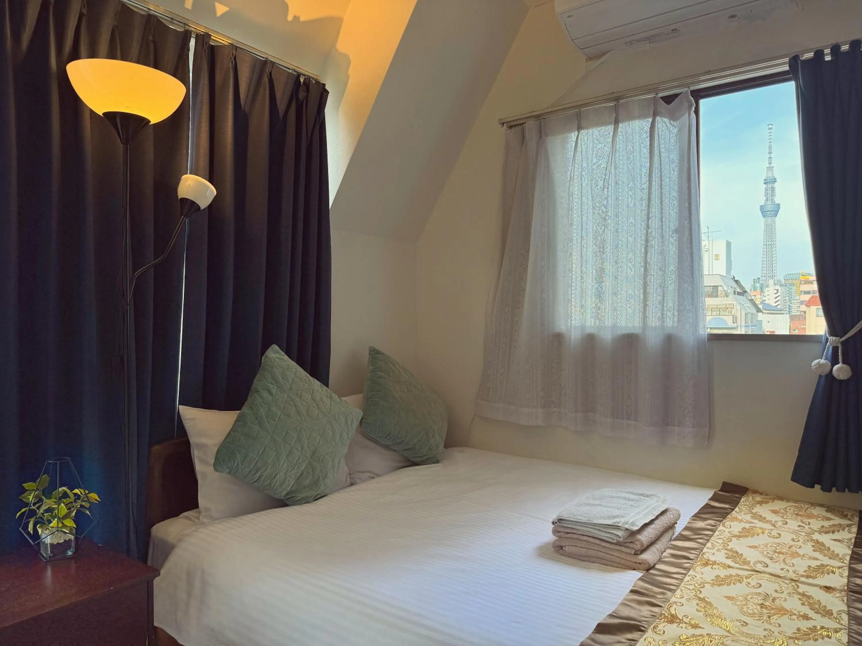 Bedroom, Bed in Uhome Ueno Hotel