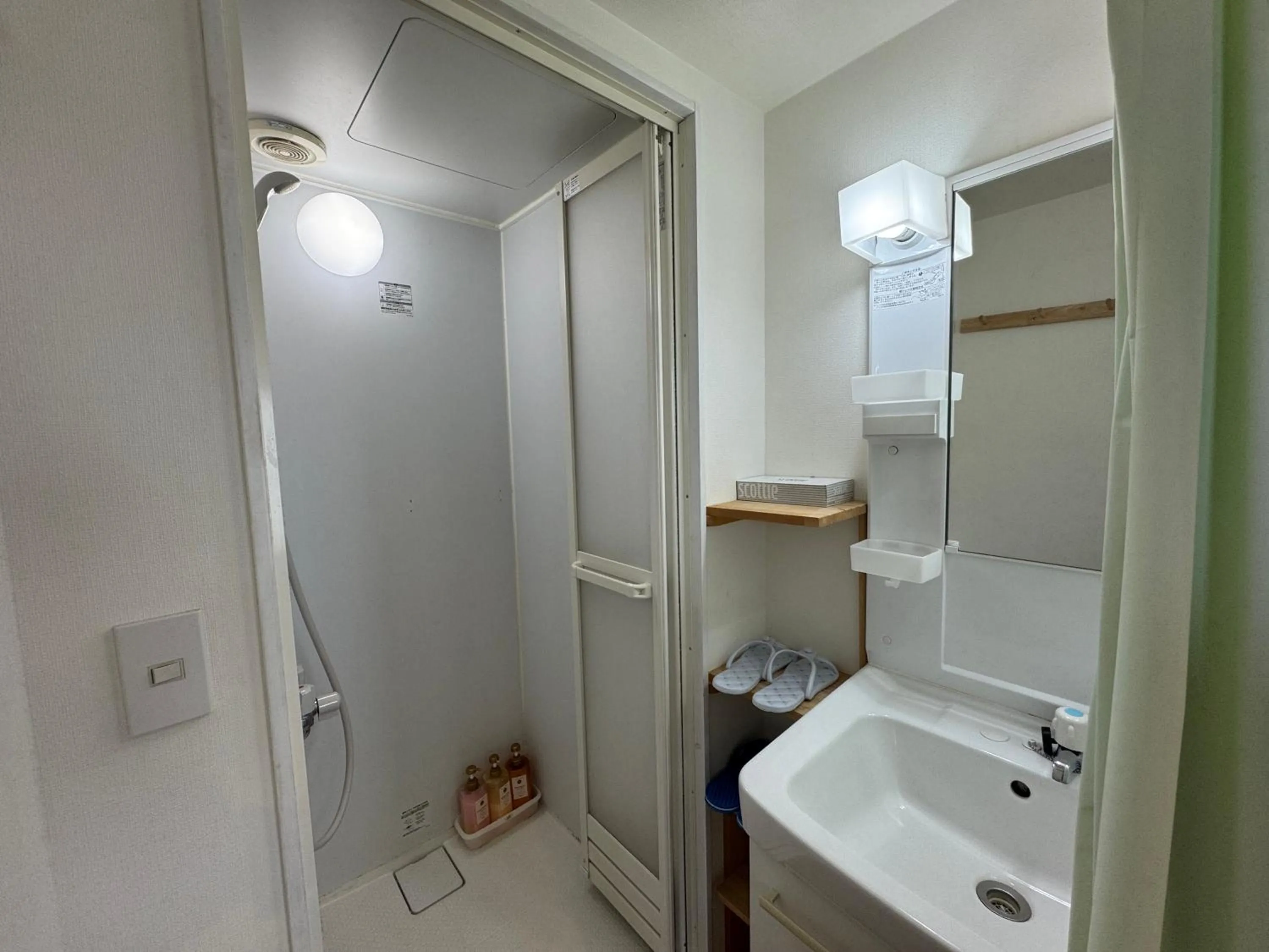 Bathroom in Uhome Ueno Hotel