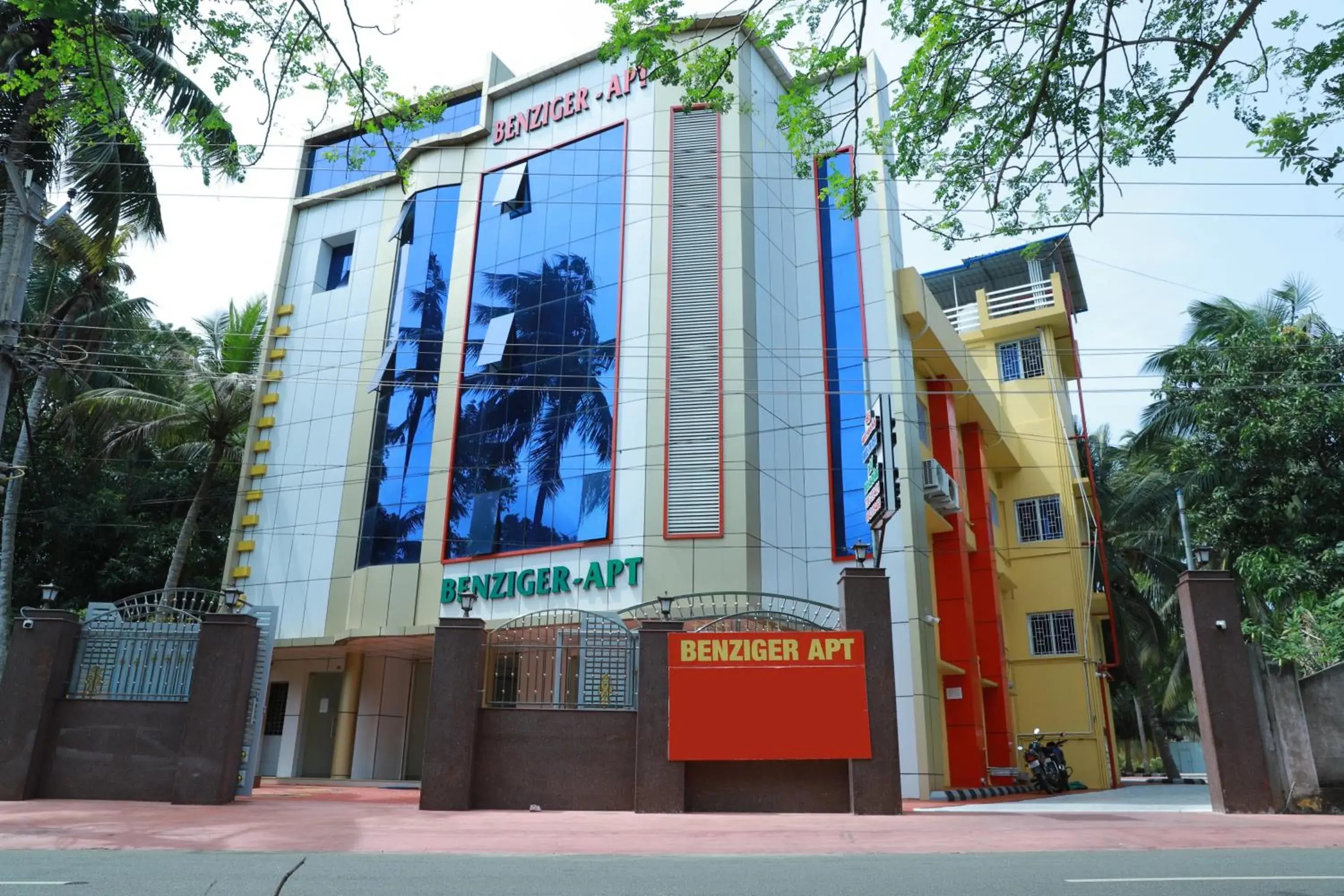 Property building in Benziger INN Property building in Benziger INN