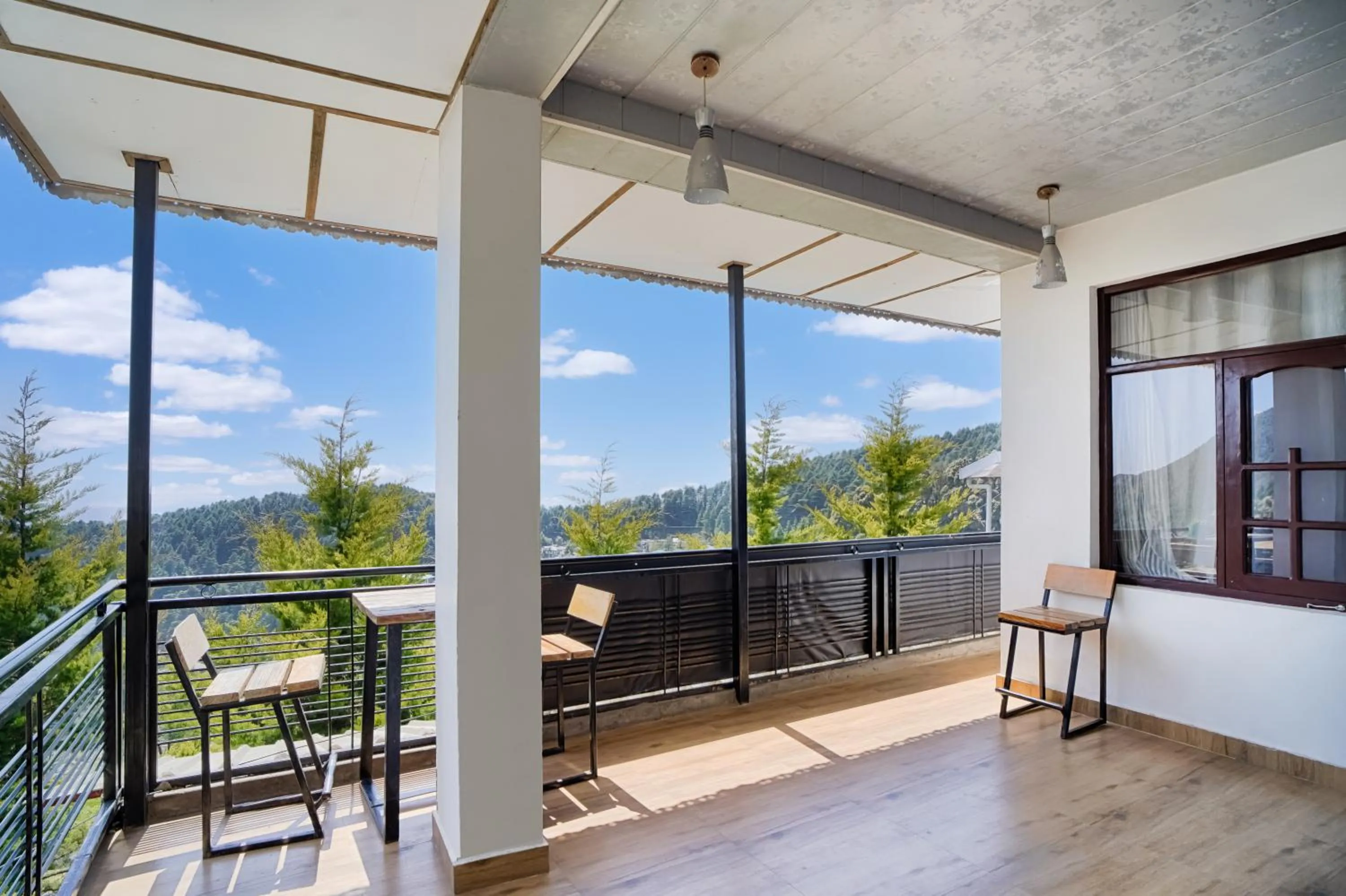 Balcony/Terrace in Young Monk Hostel Dharamkot
