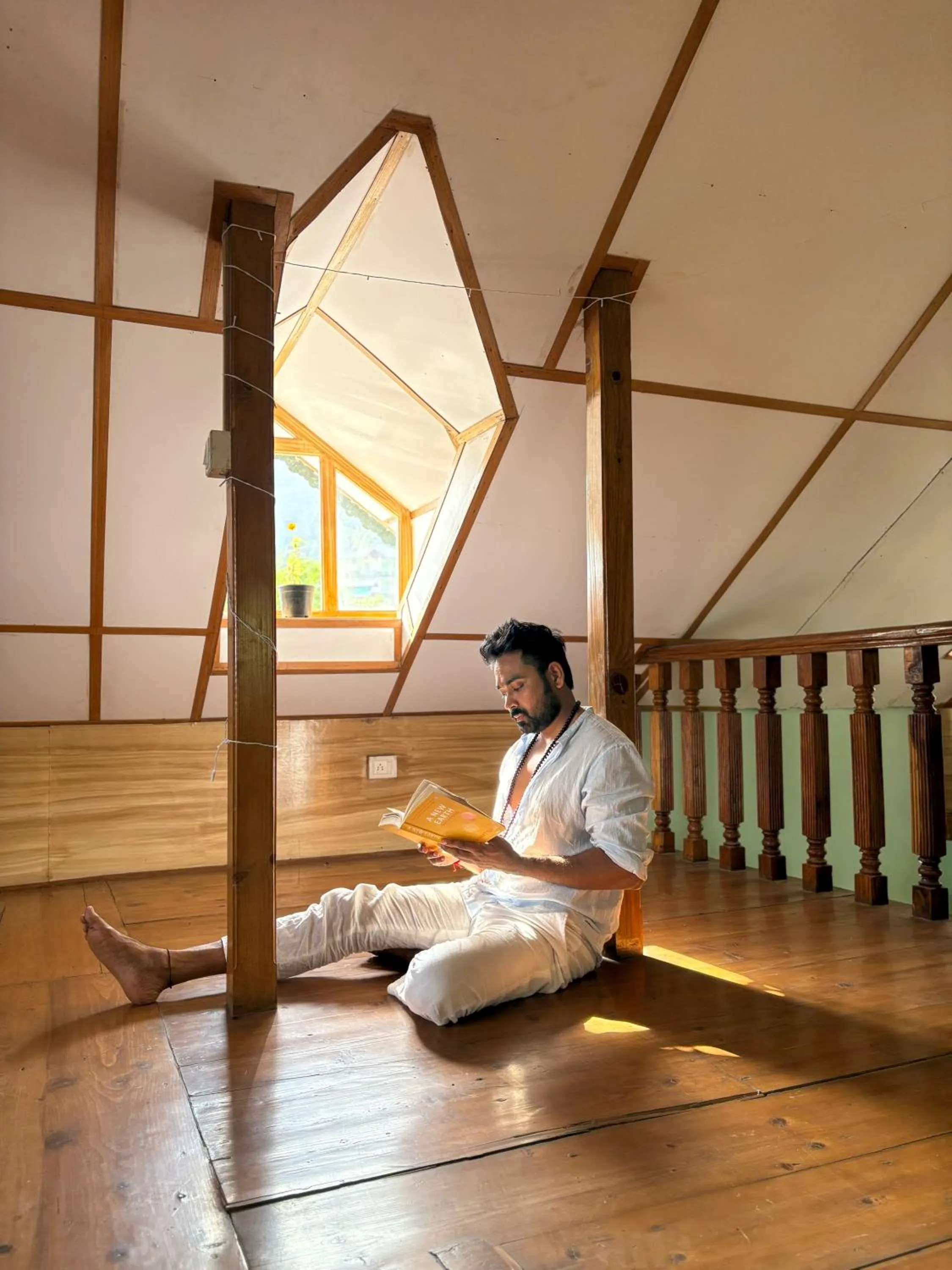 Area and facilities in Young Monk Hostel Dharamkot