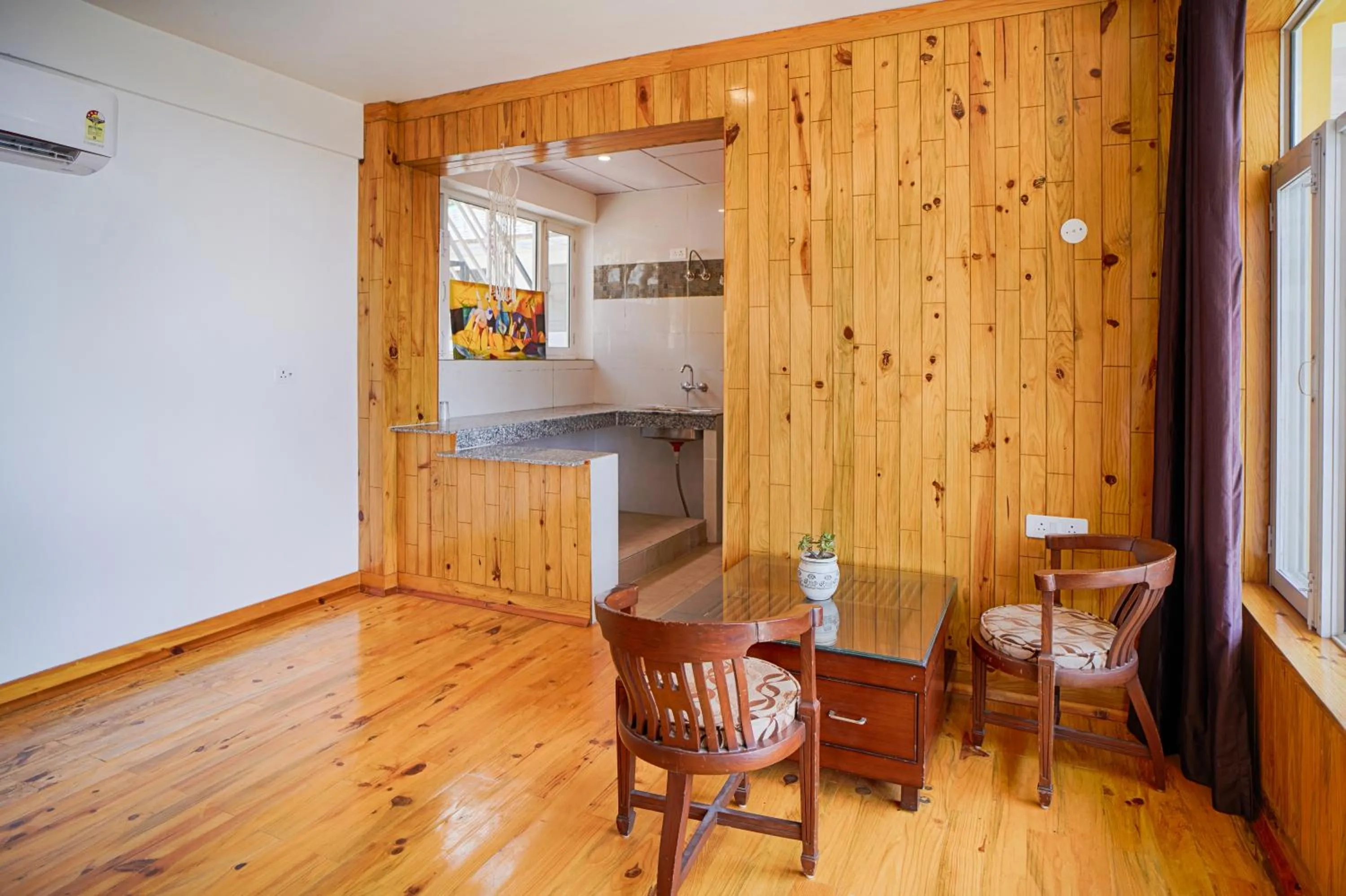 Living room in Young Monk Hostel Dharamkot