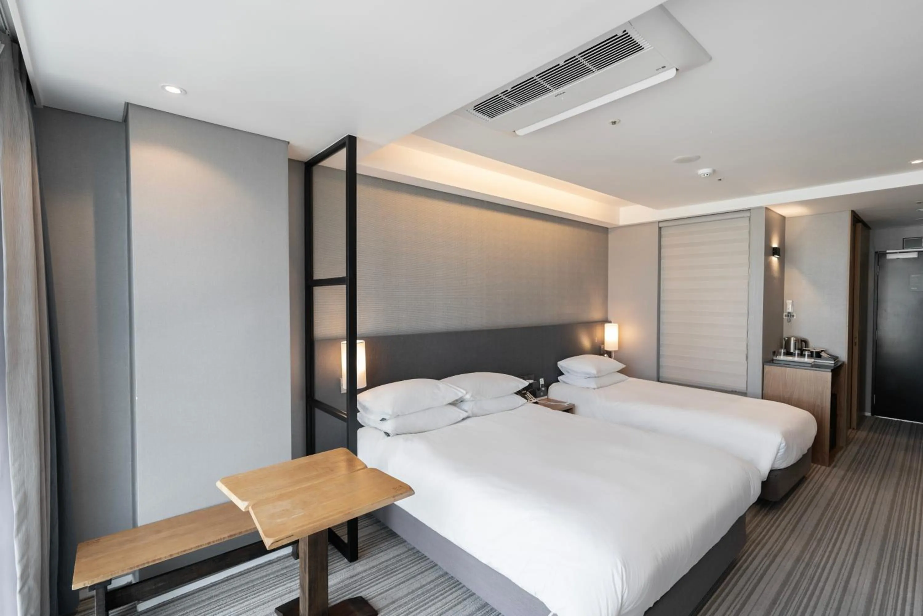 Bed in Northharbor Hotel