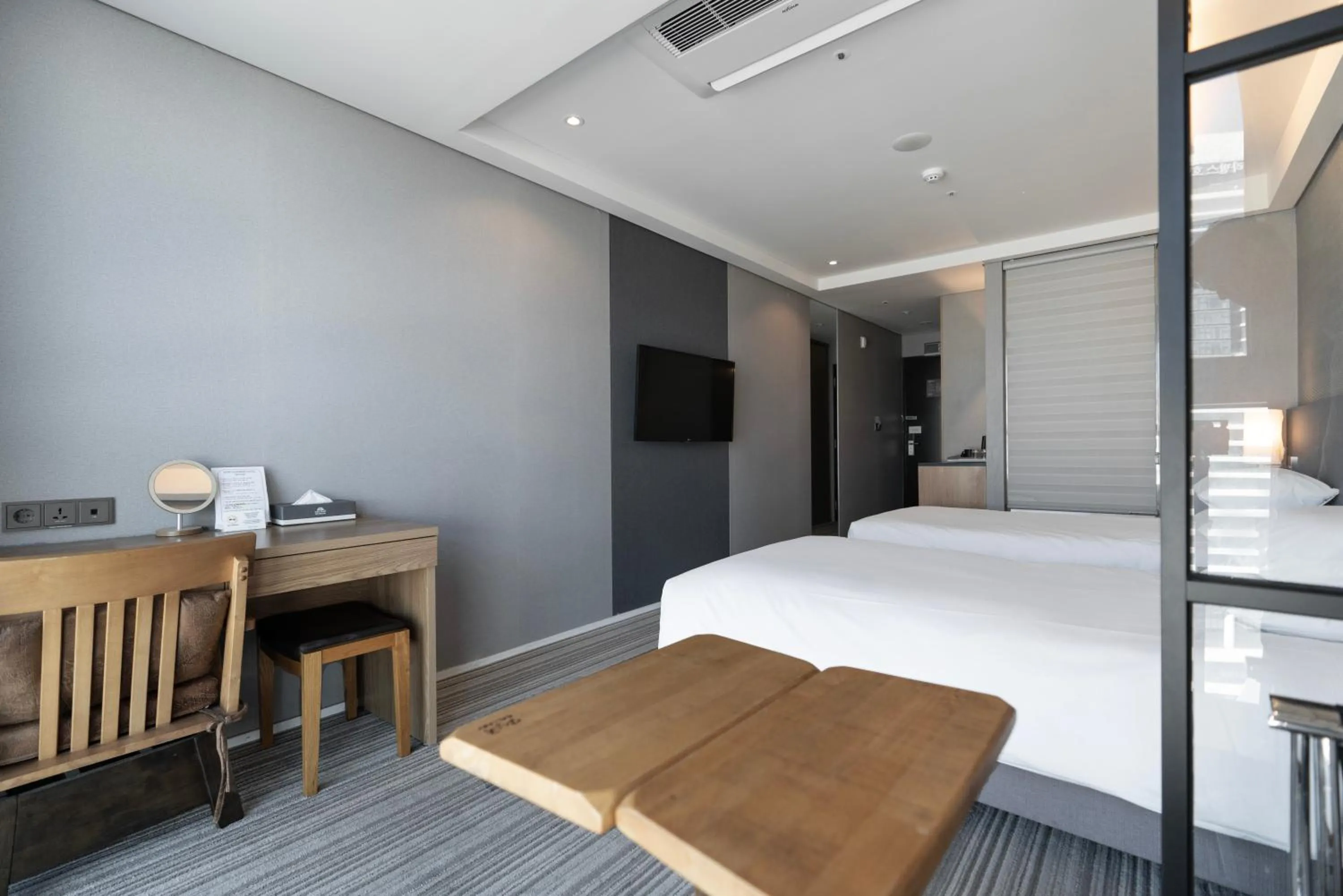 Bed in Northharbor Hotel