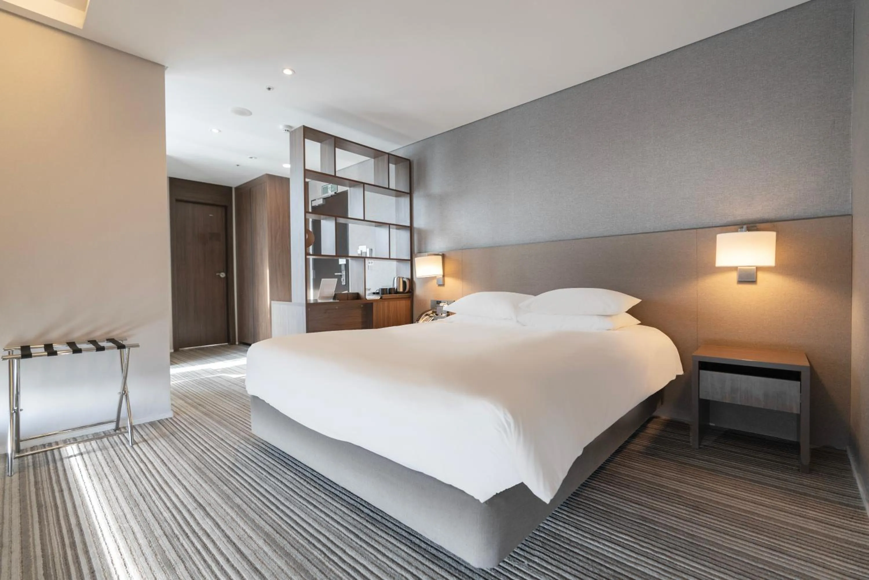 Bed in Northharbor Hotel