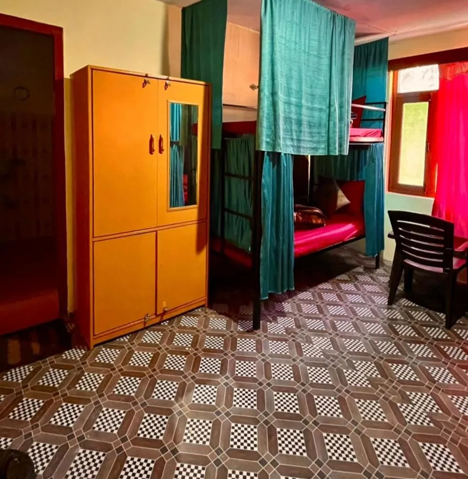 Bed in 4-Bed Mixed Dormitory Room in Non Stop Cafe Hostel & Stay