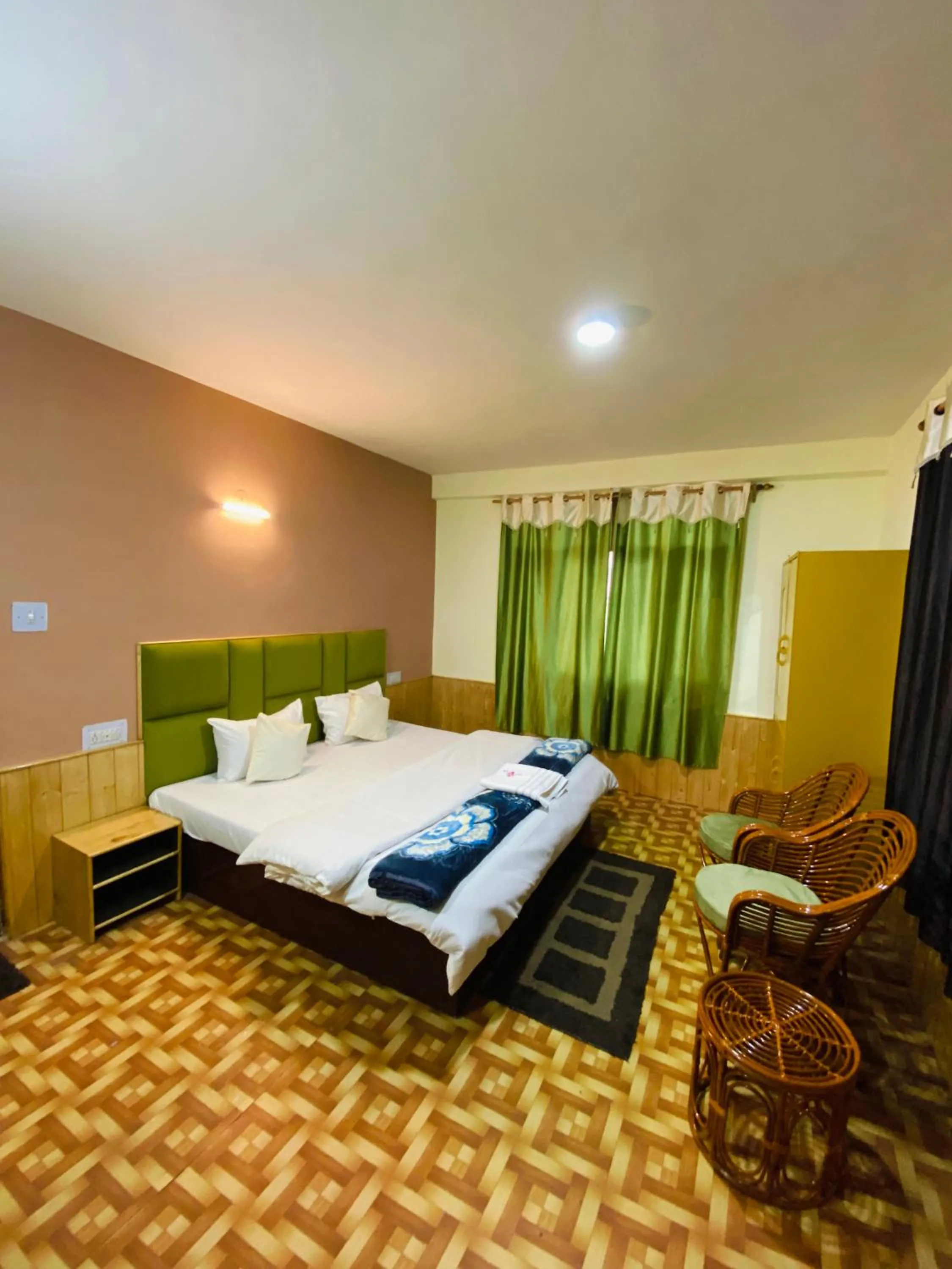 Non Stop Cafe Hostel & Stay